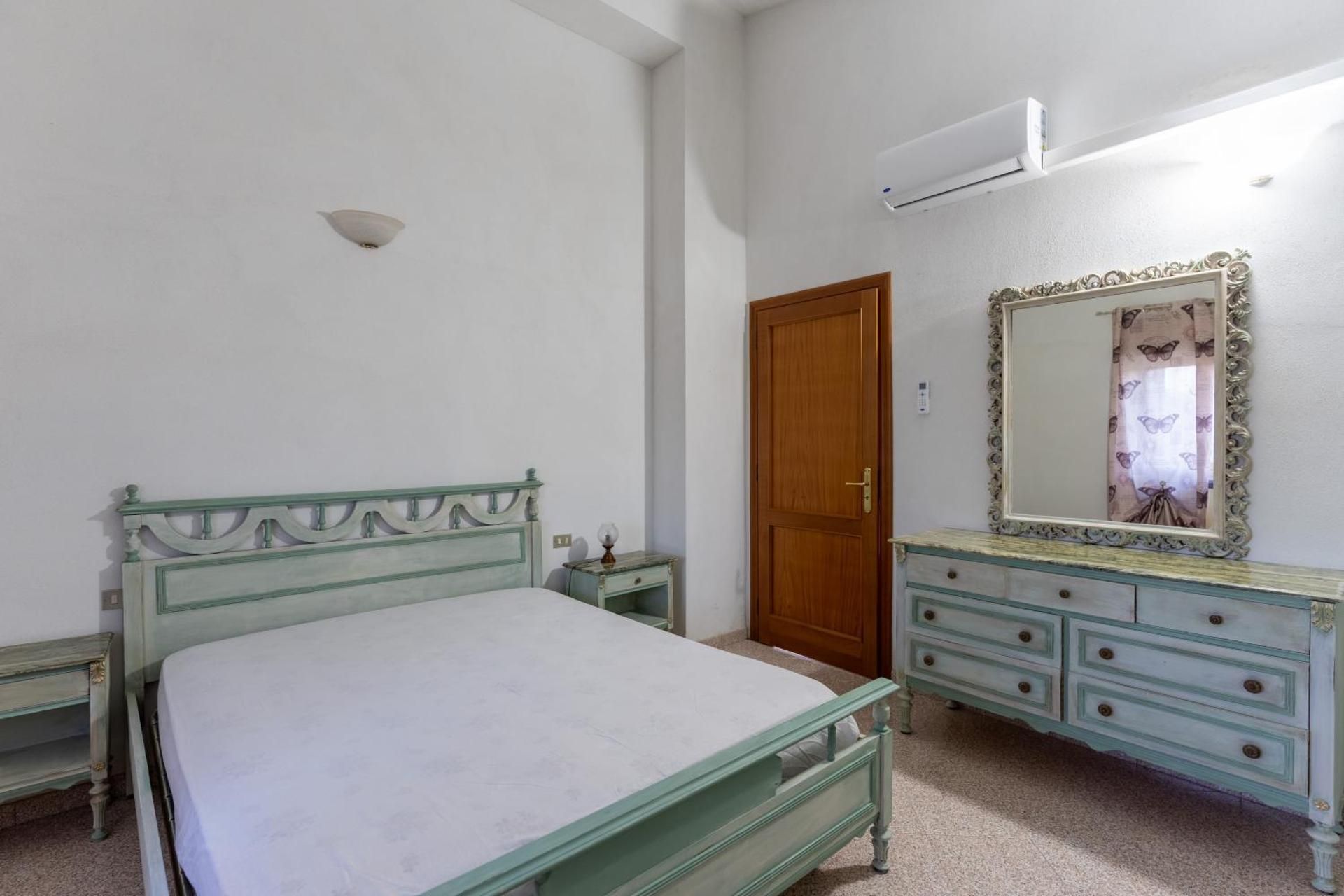 Two-Bedroom Deluxe Apartment with Balcony