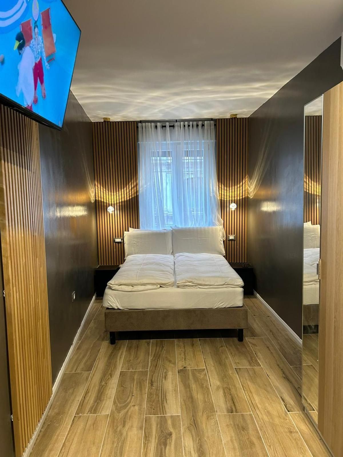 King Room with Spa Bath