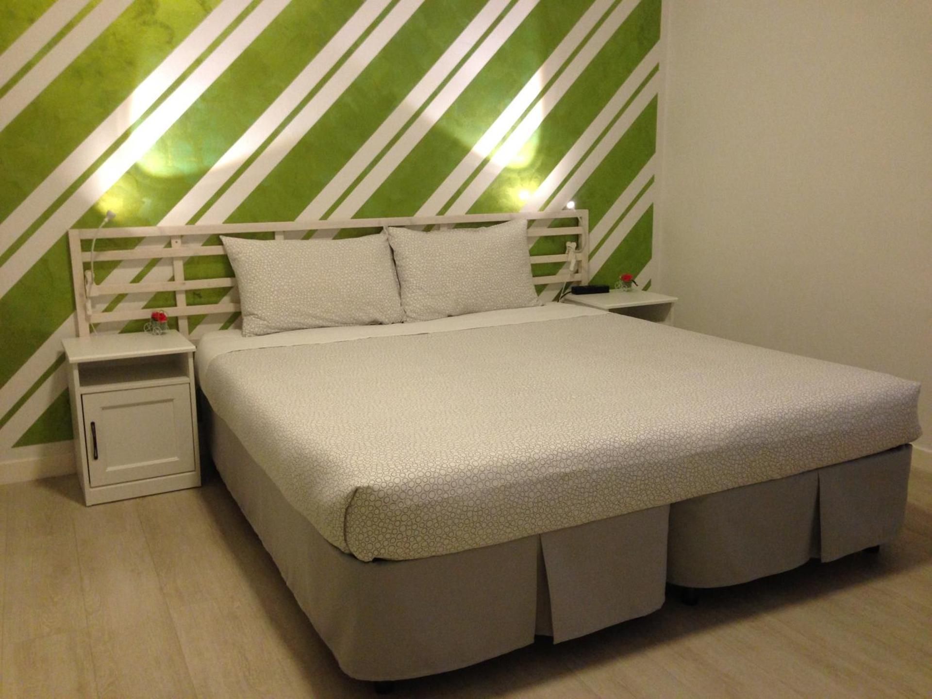 Basic Triple Room with Shared Bathroom