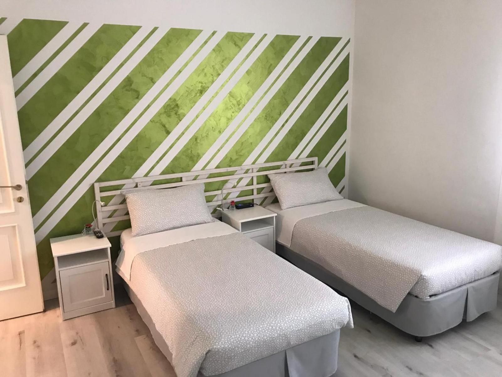 Basic Triple Room with Shared Bathroom