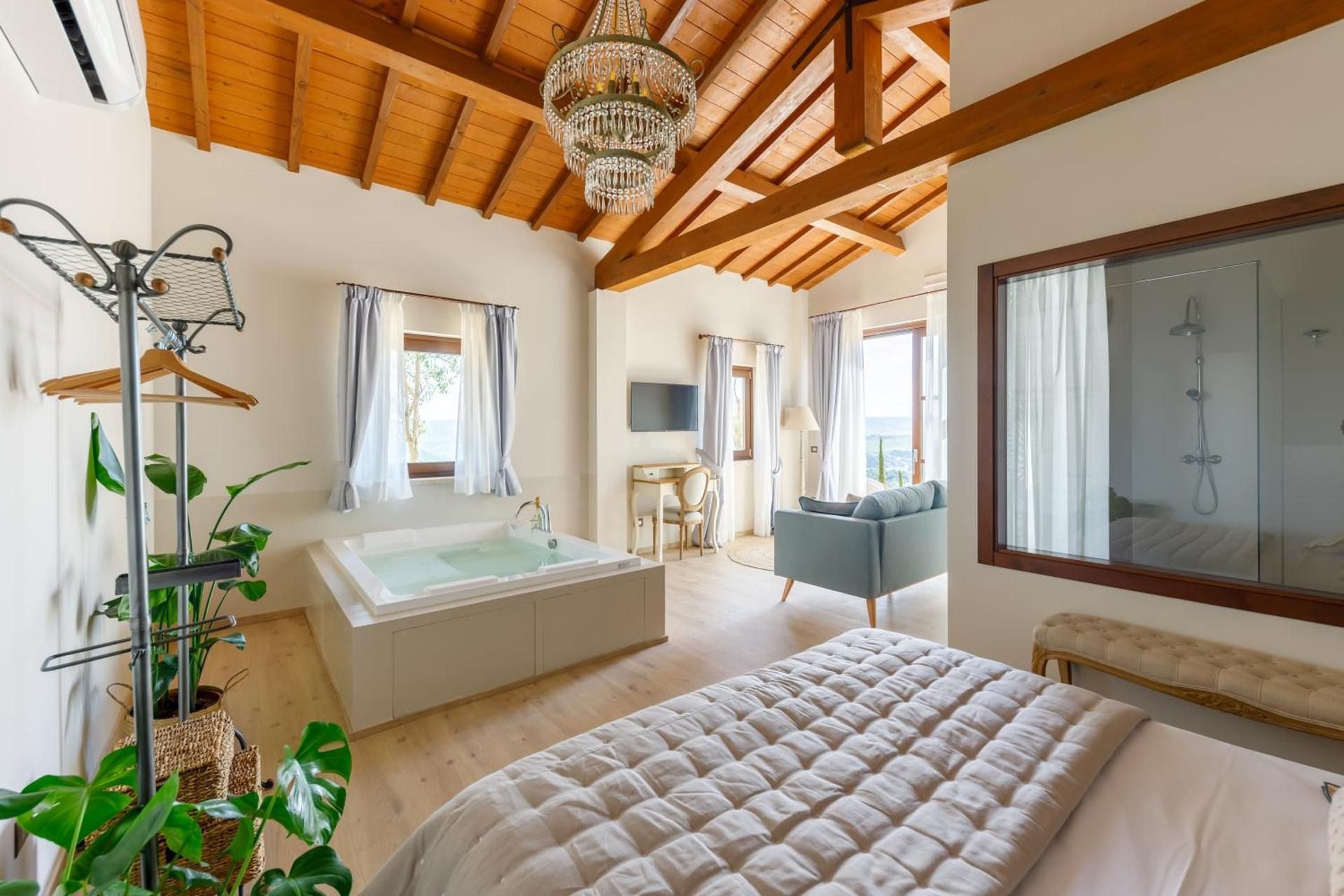 Suite with Spa Bath