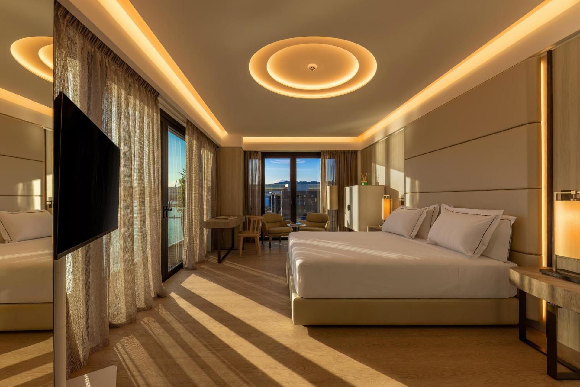 Deluxe Family Suite