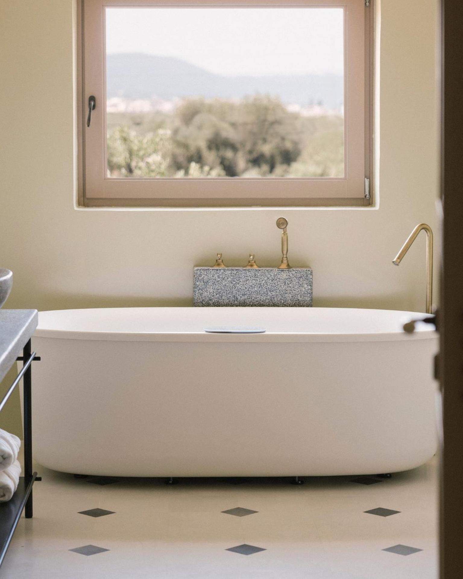 Deluxe Suite with Spa Bath