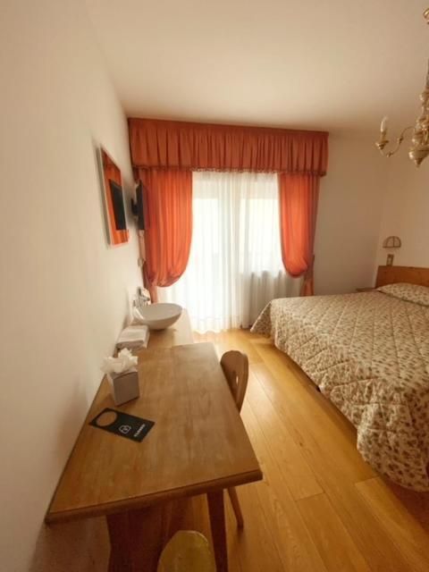 Two Connecting Double or Twin Rooms