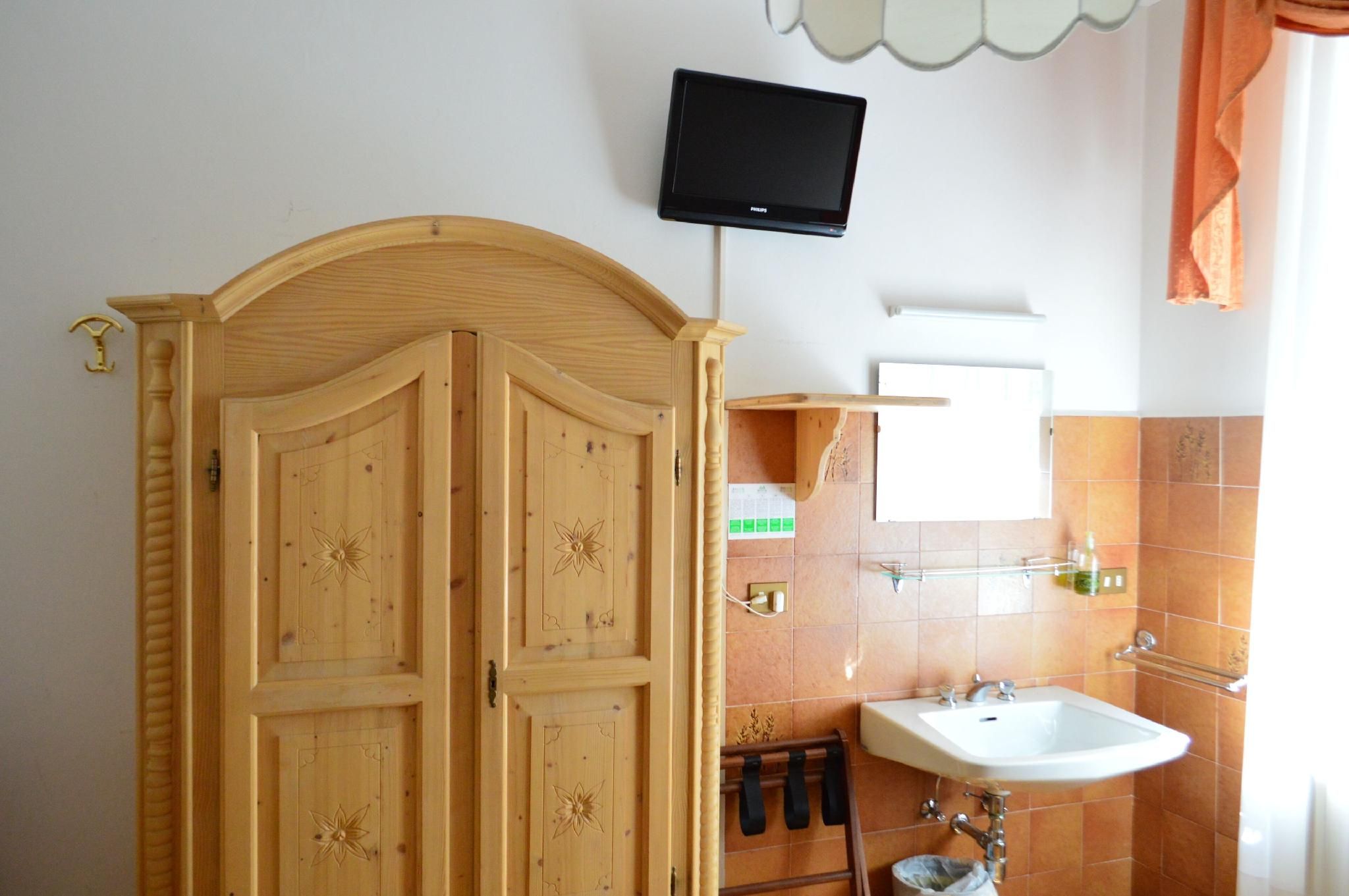 Double Room with Private External Bathroom