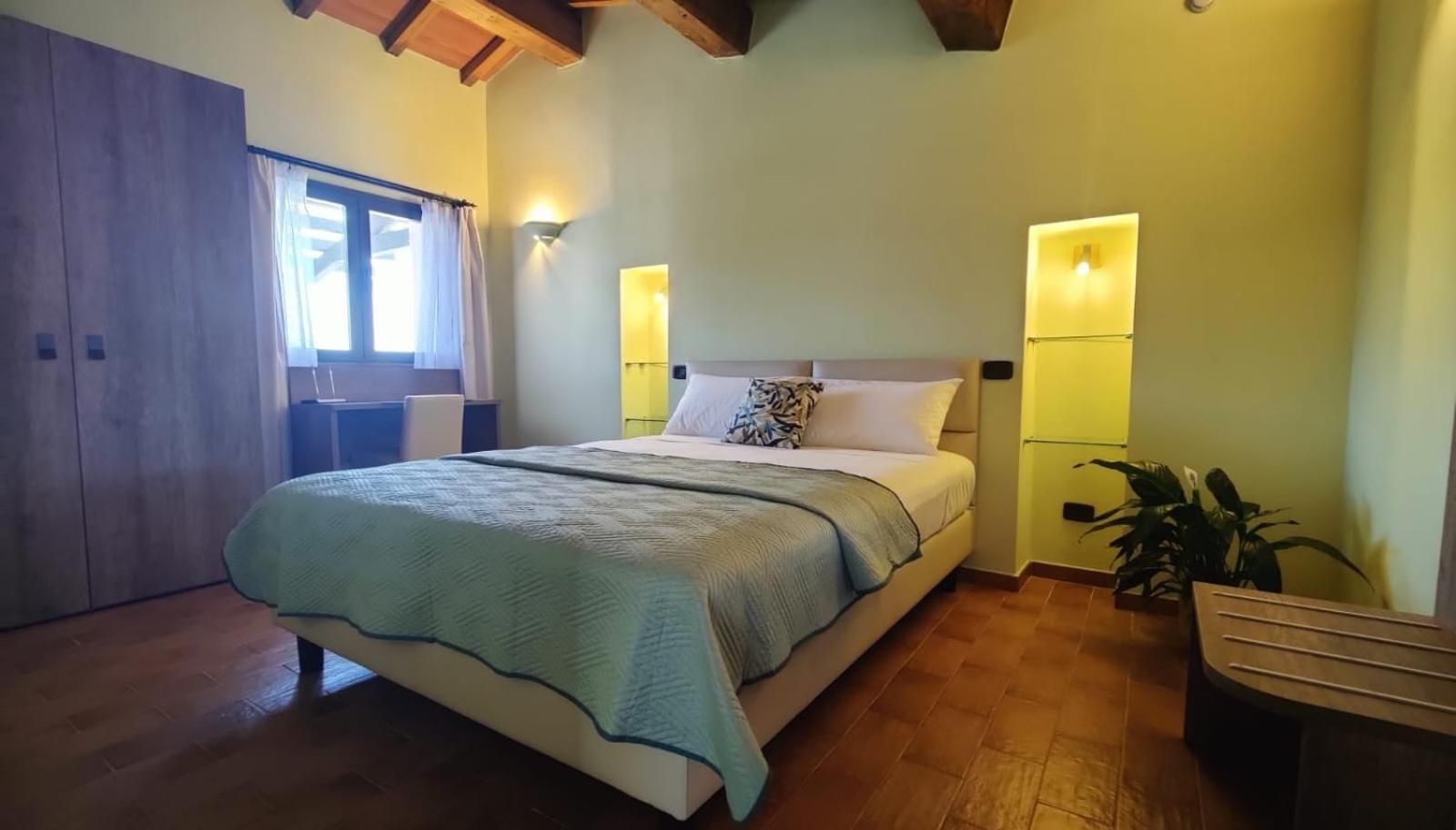 Deluxe One-Bedroom Apartment with Garden View