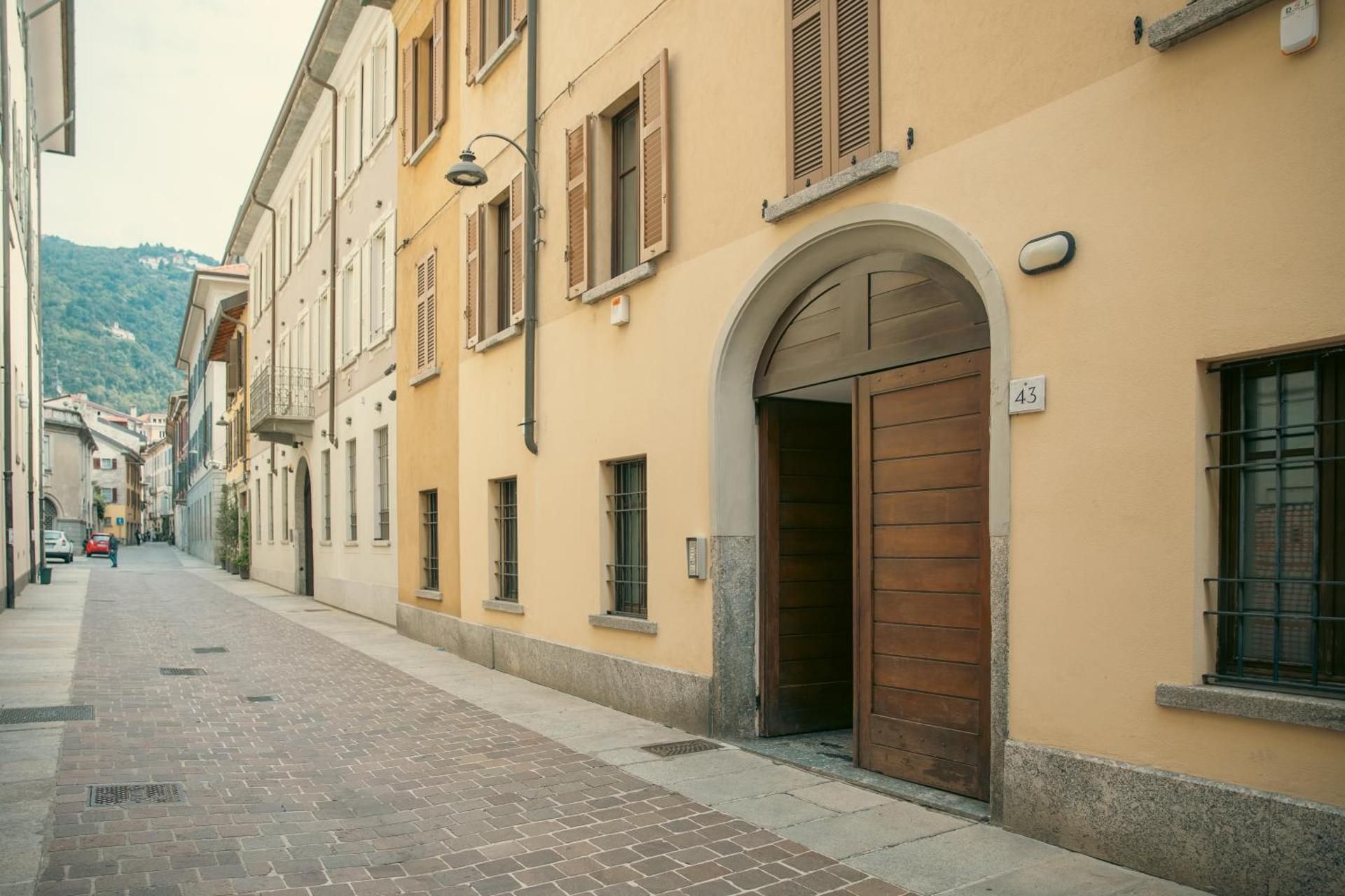 Rafael - by MyHomeInComo