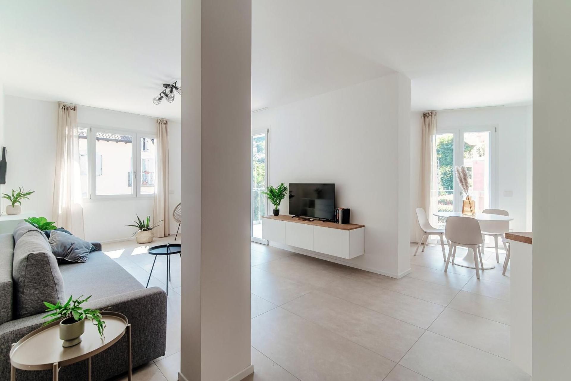 shared lounge/tv area