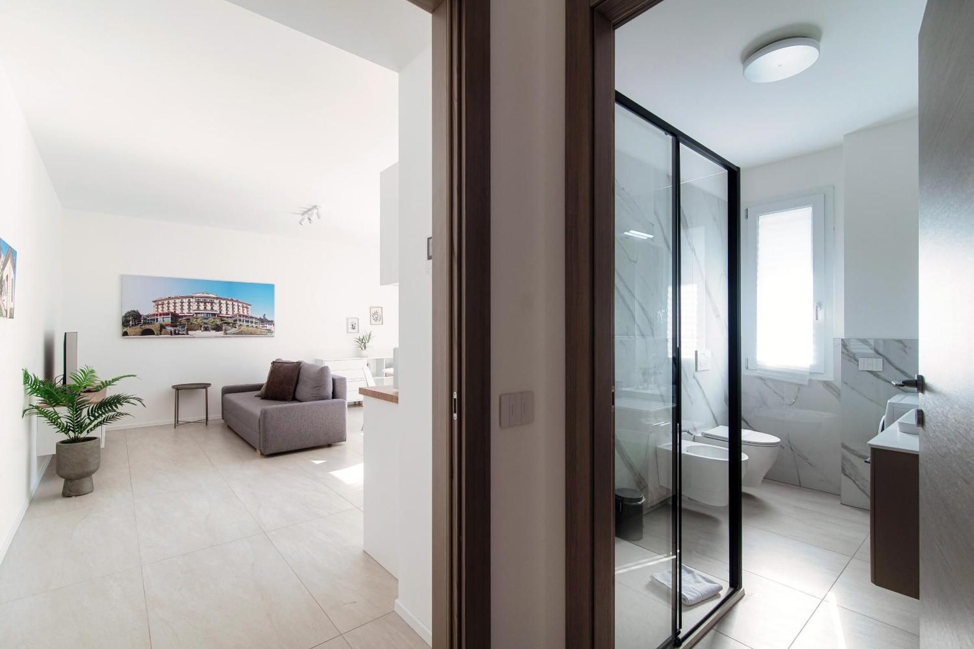 Lario Suite Apartments by Quokka 360 - With parking Next to Como City Classic Apartment 2