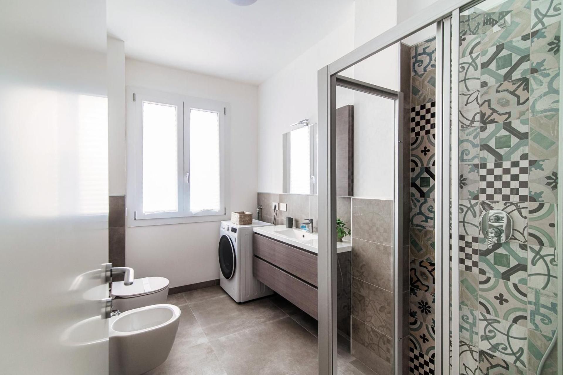 Deluxe One-Bedroom Apartment