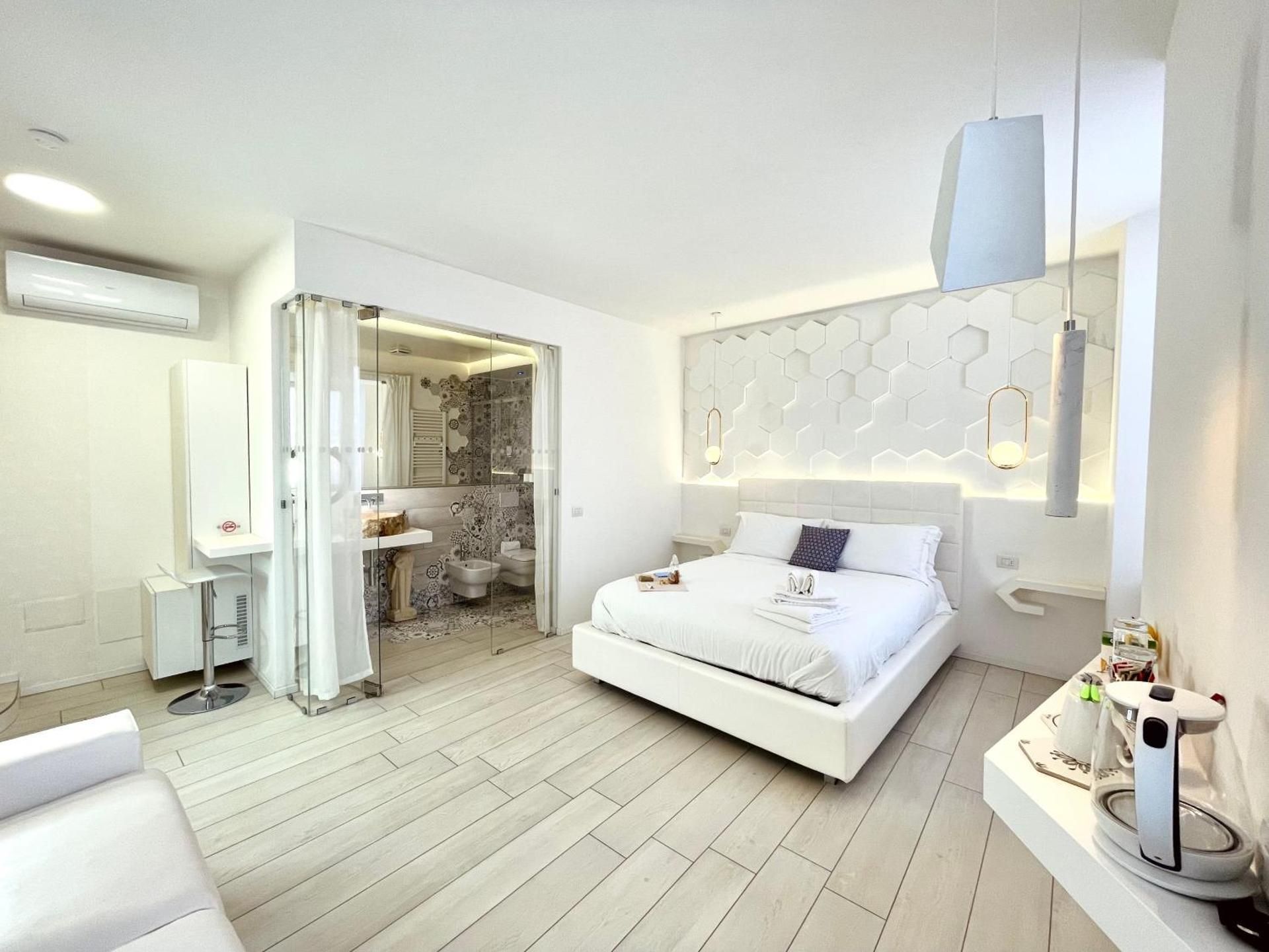 Mariarosa Suites Deluxe Double Room