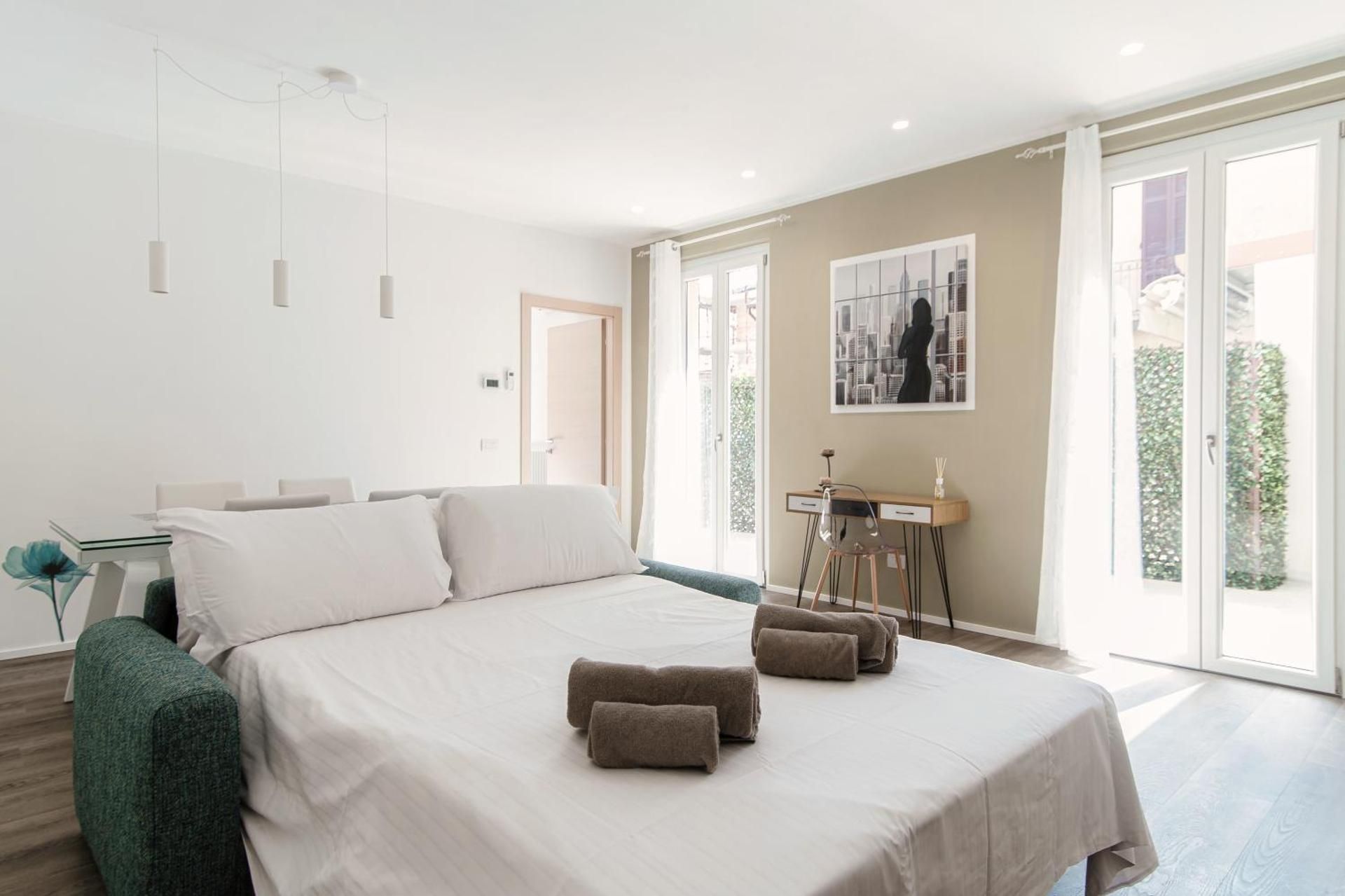 One-Bedroom Apartment
