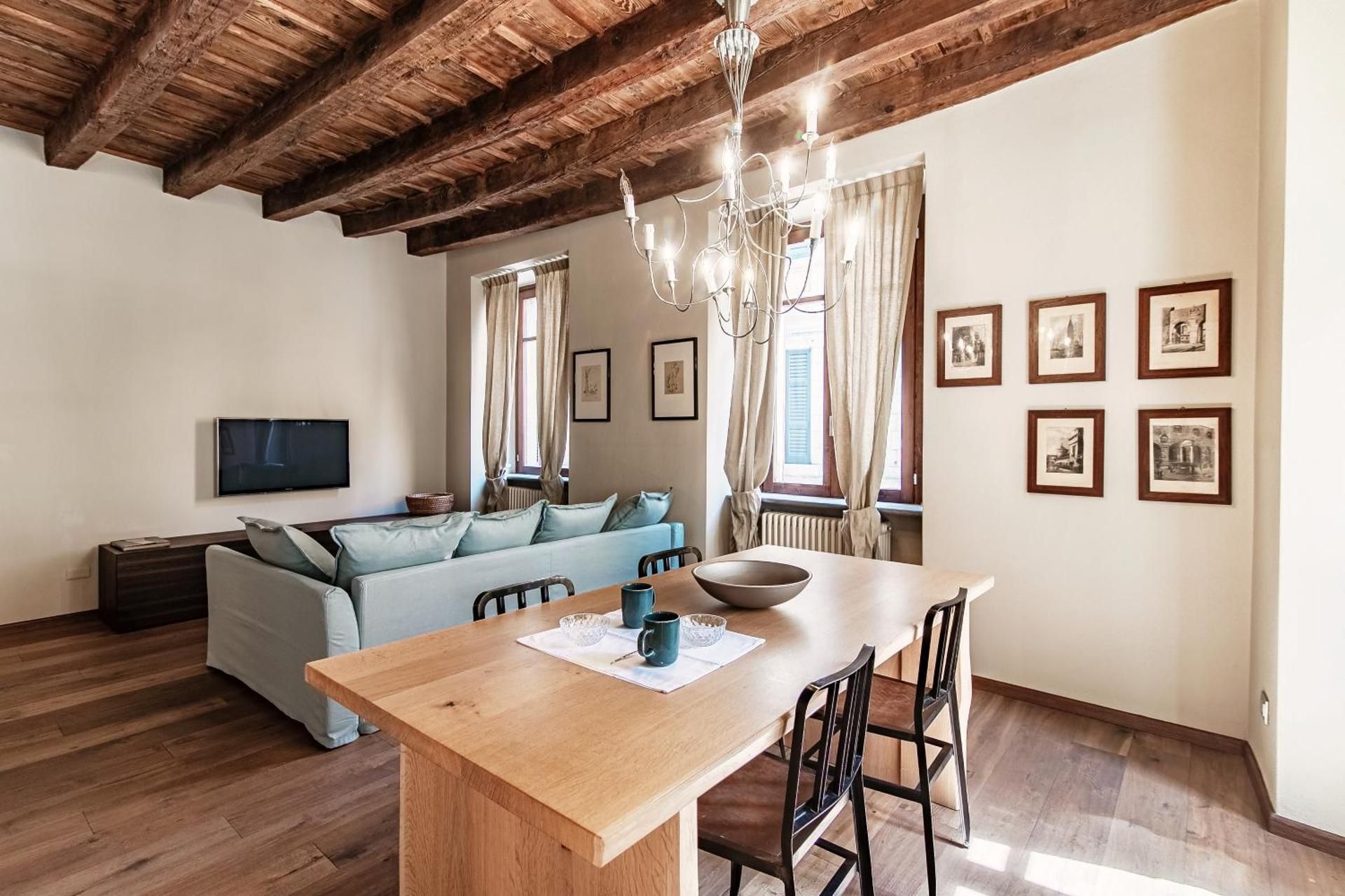 First & Urban Oasis - by MyHomeInComo Superior Apartment 2