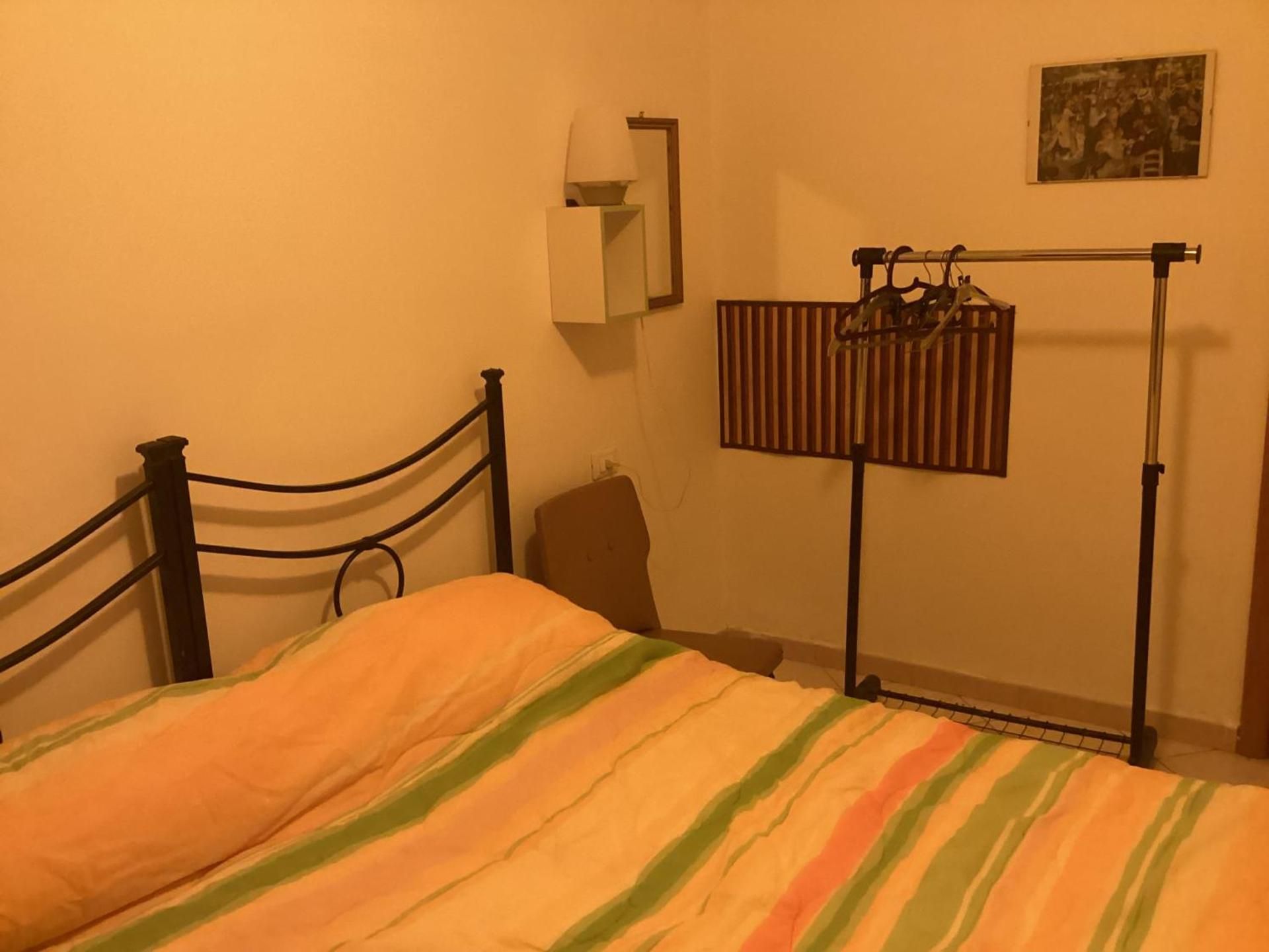SMALL DOUBLE OR TWIN ROOM