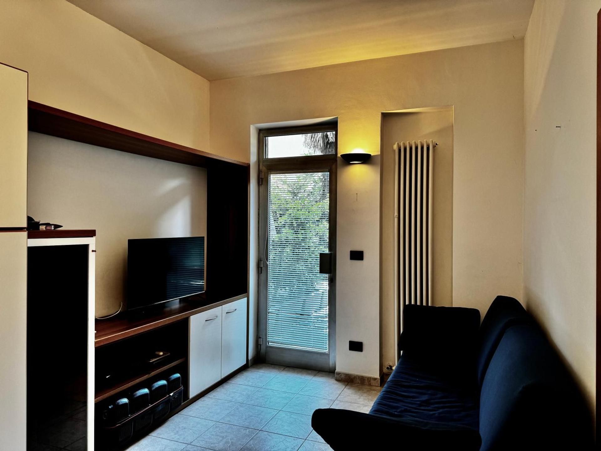 One-Bedroom Apartment with Garden