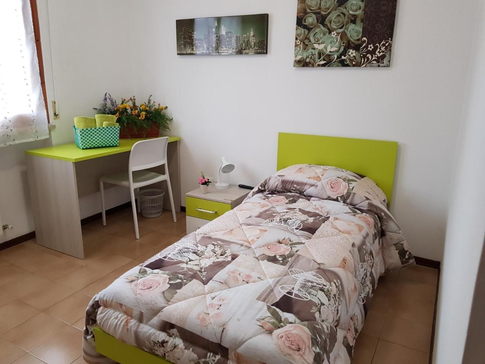 Single Room with Private External Bathroom