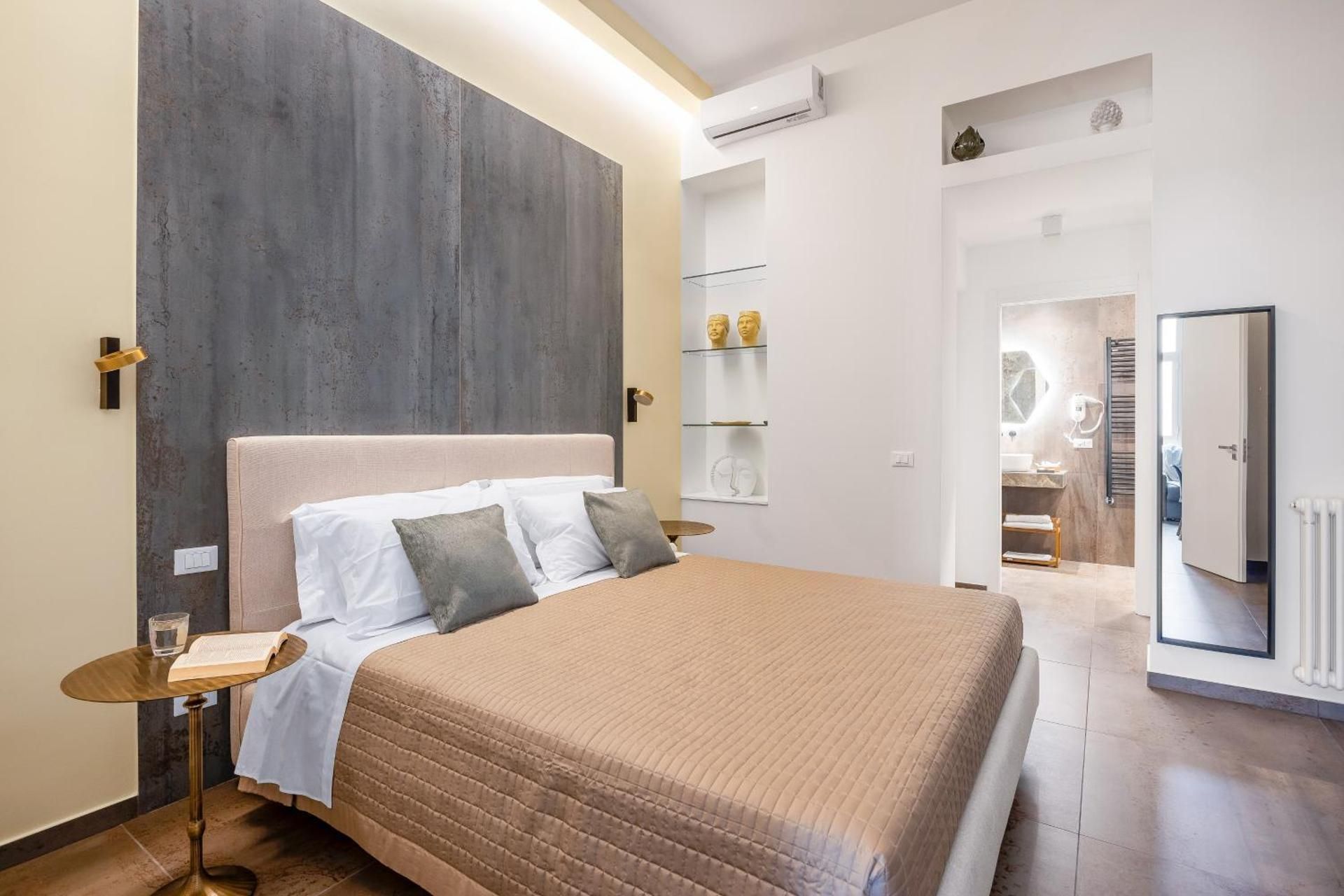 Classic One-Bedroom Apartment with King Bed