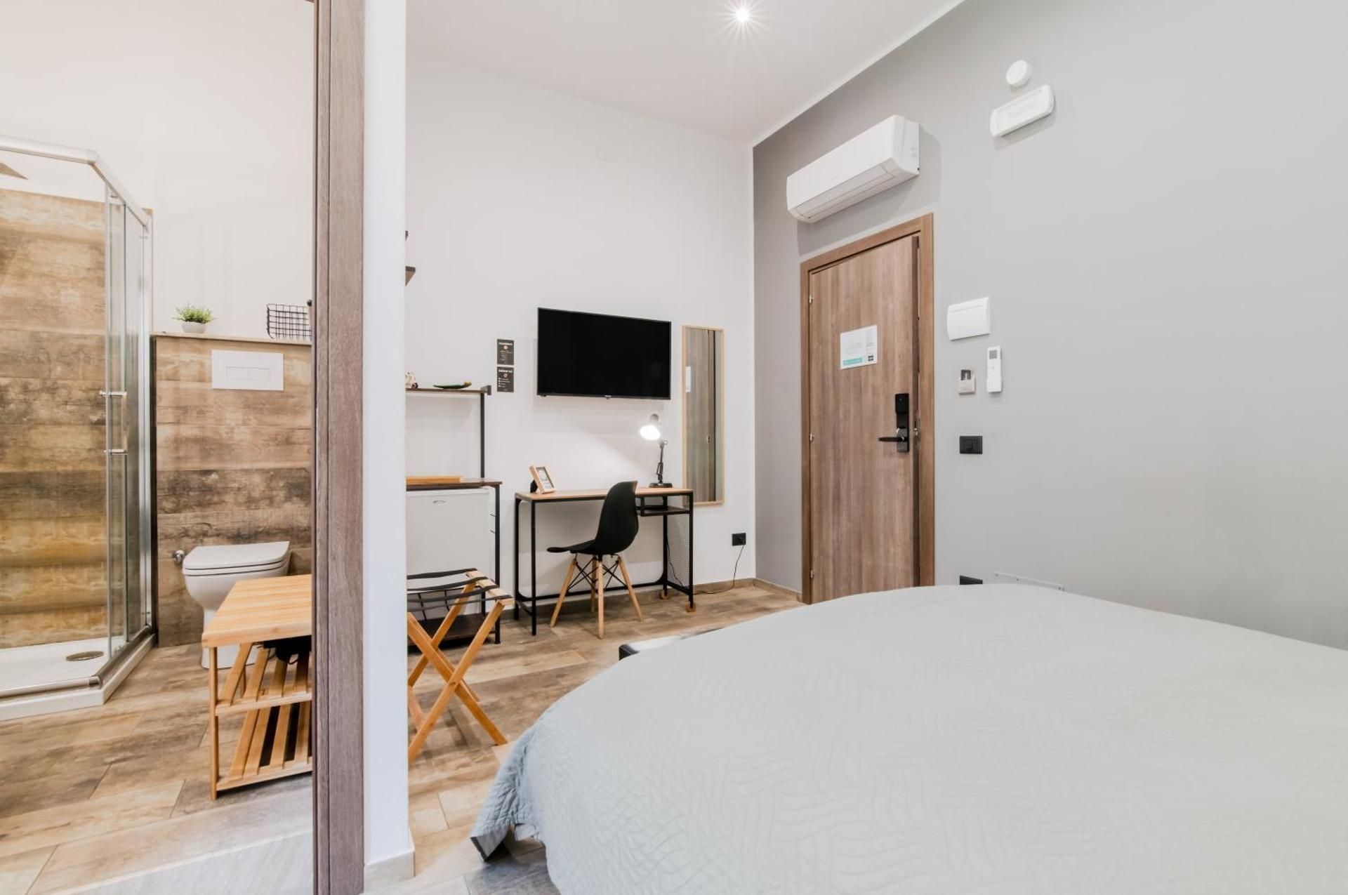 Double Room with Private Bathroom