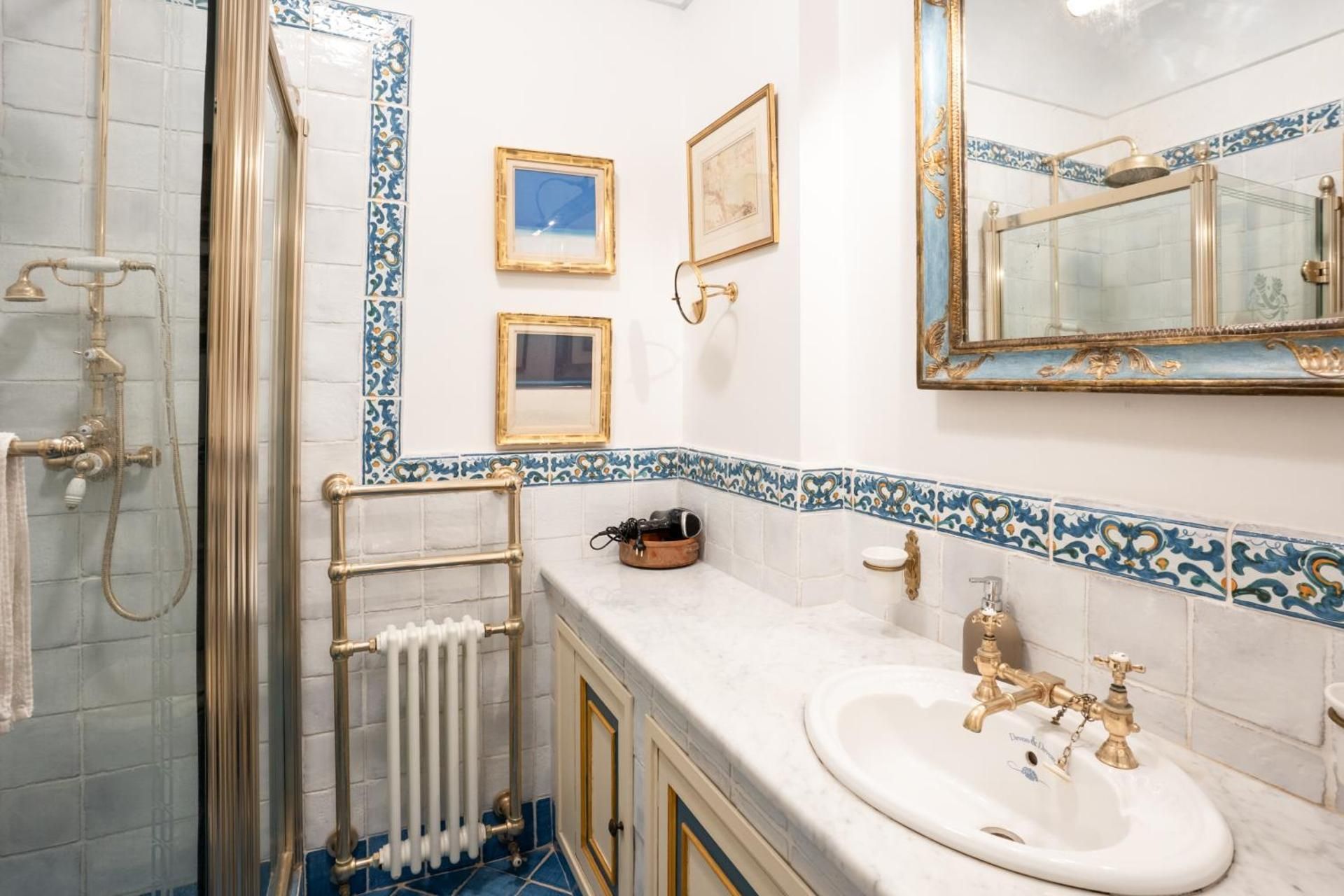One-Bedroom Deluxe Apartment