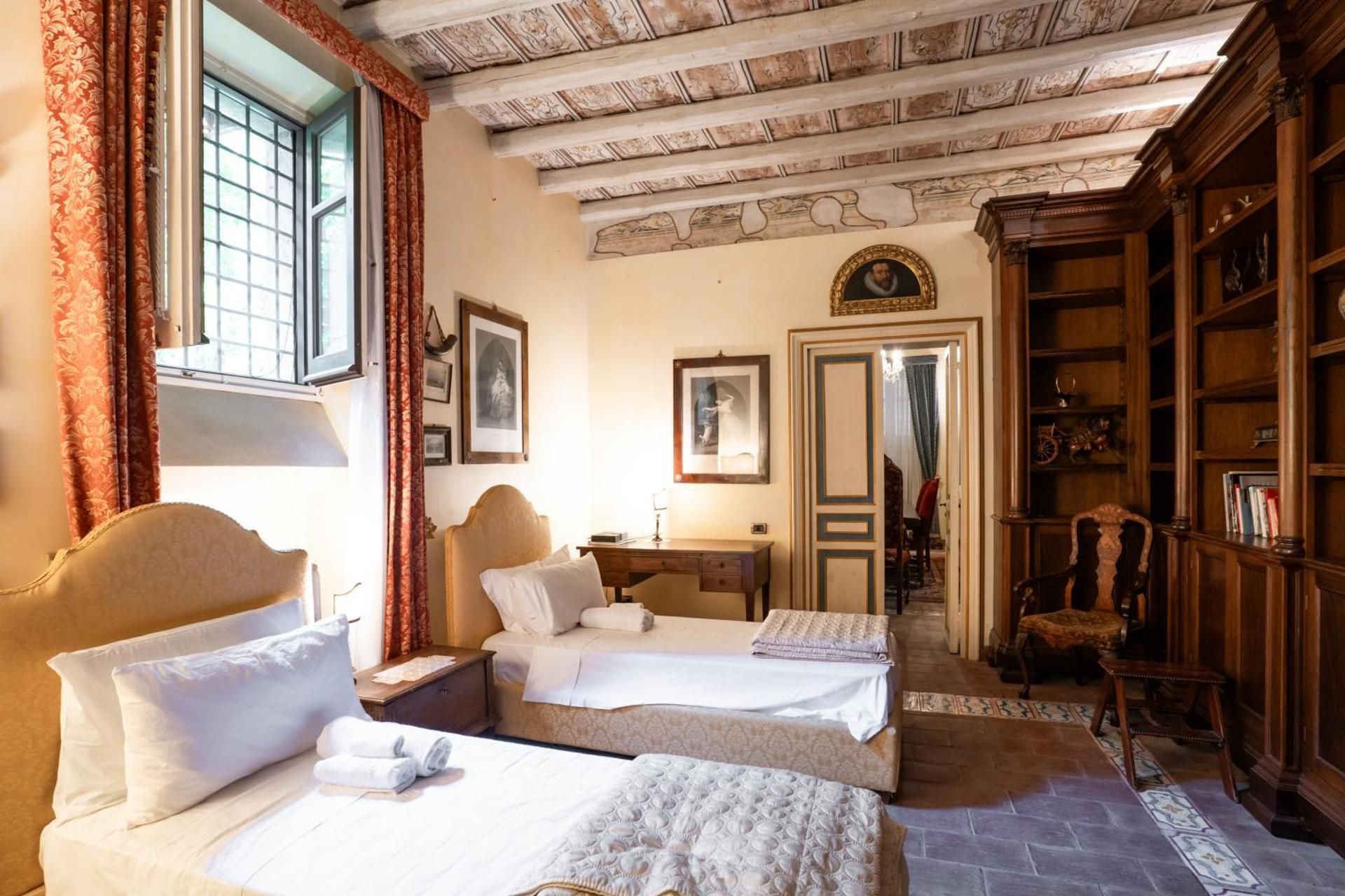 One-Bedroom Deluxe Apartment