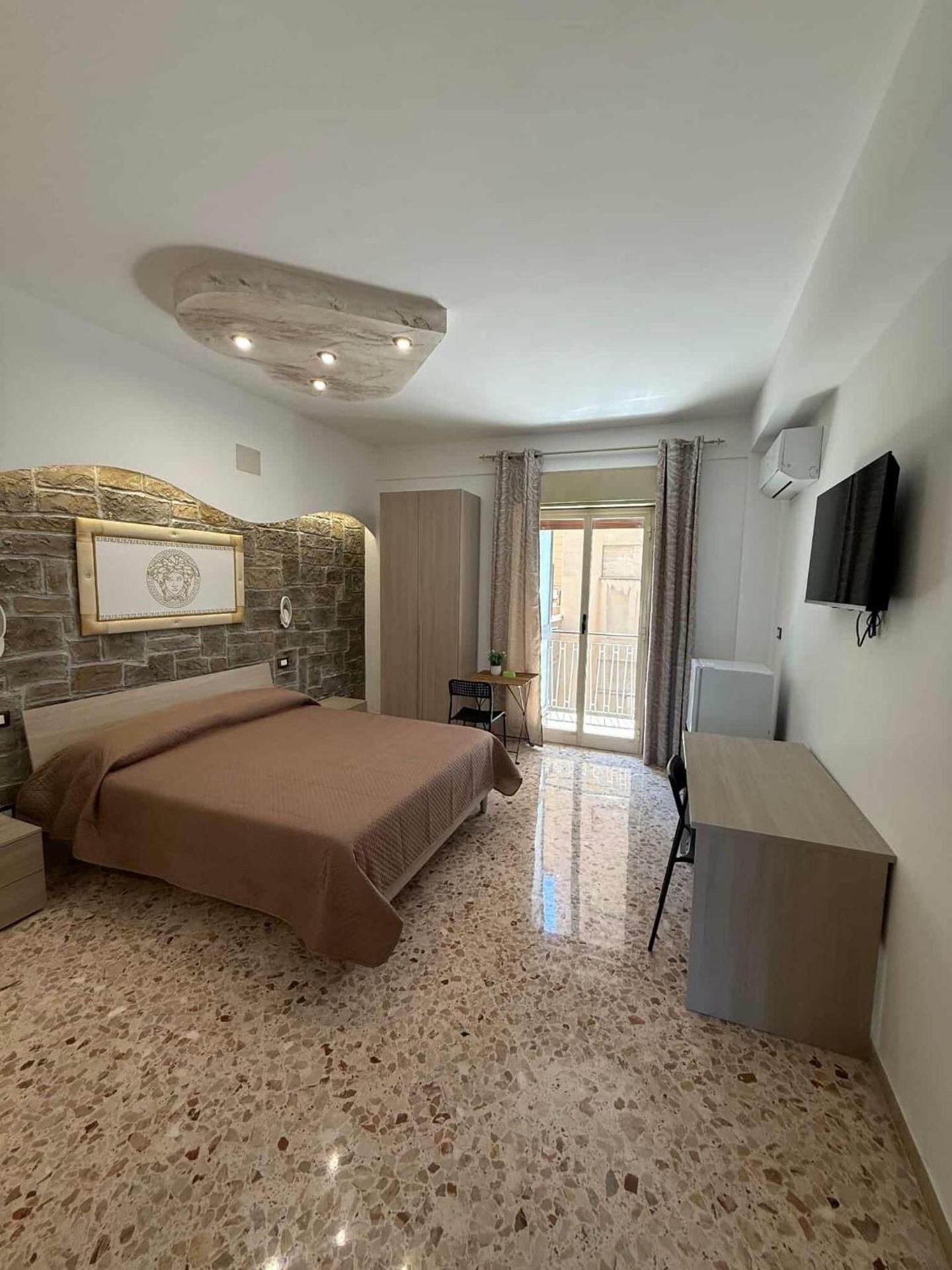 Deluxe Room (2 Adults + 1 Child)