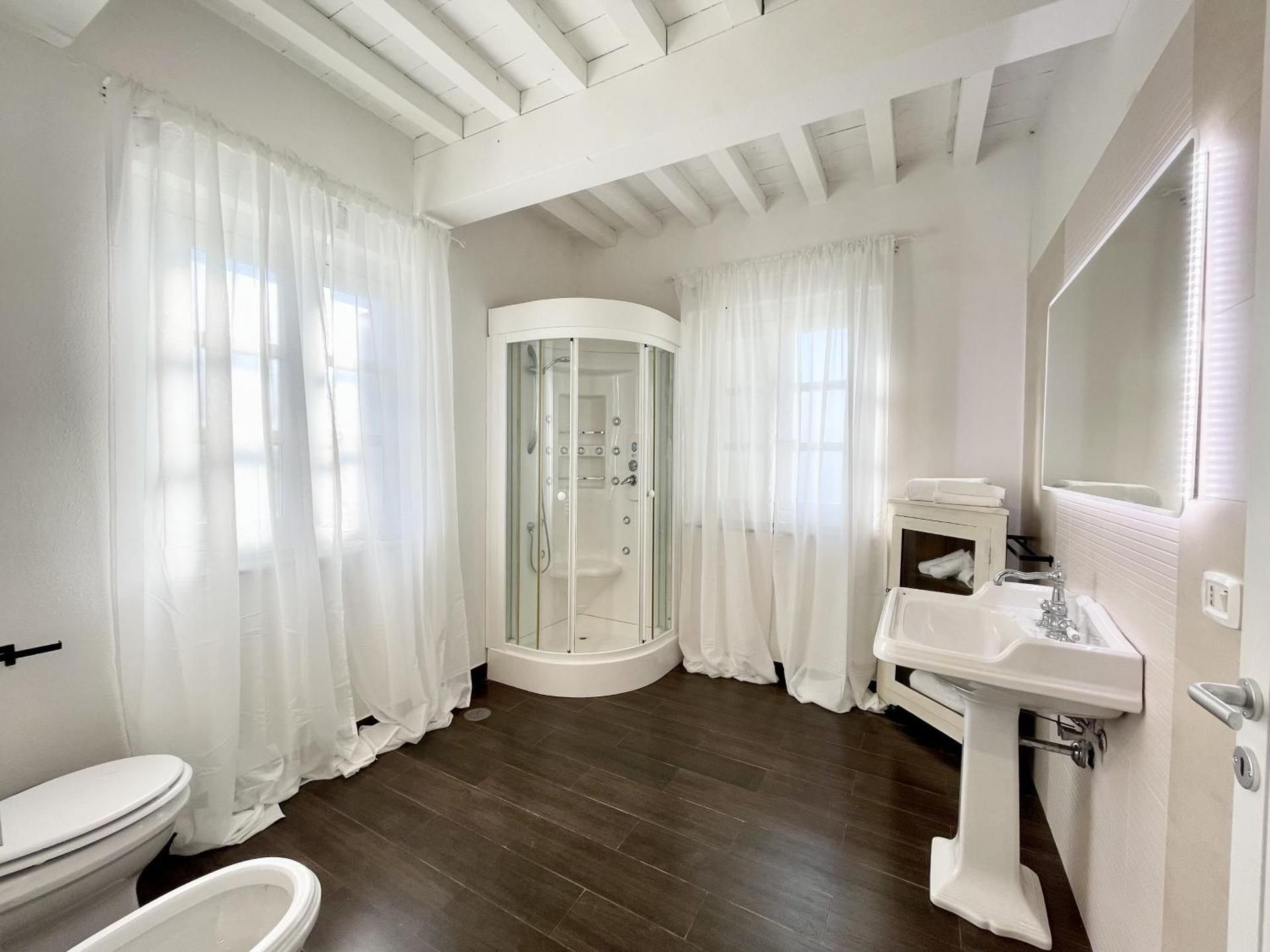 Queen Room with Garden View
