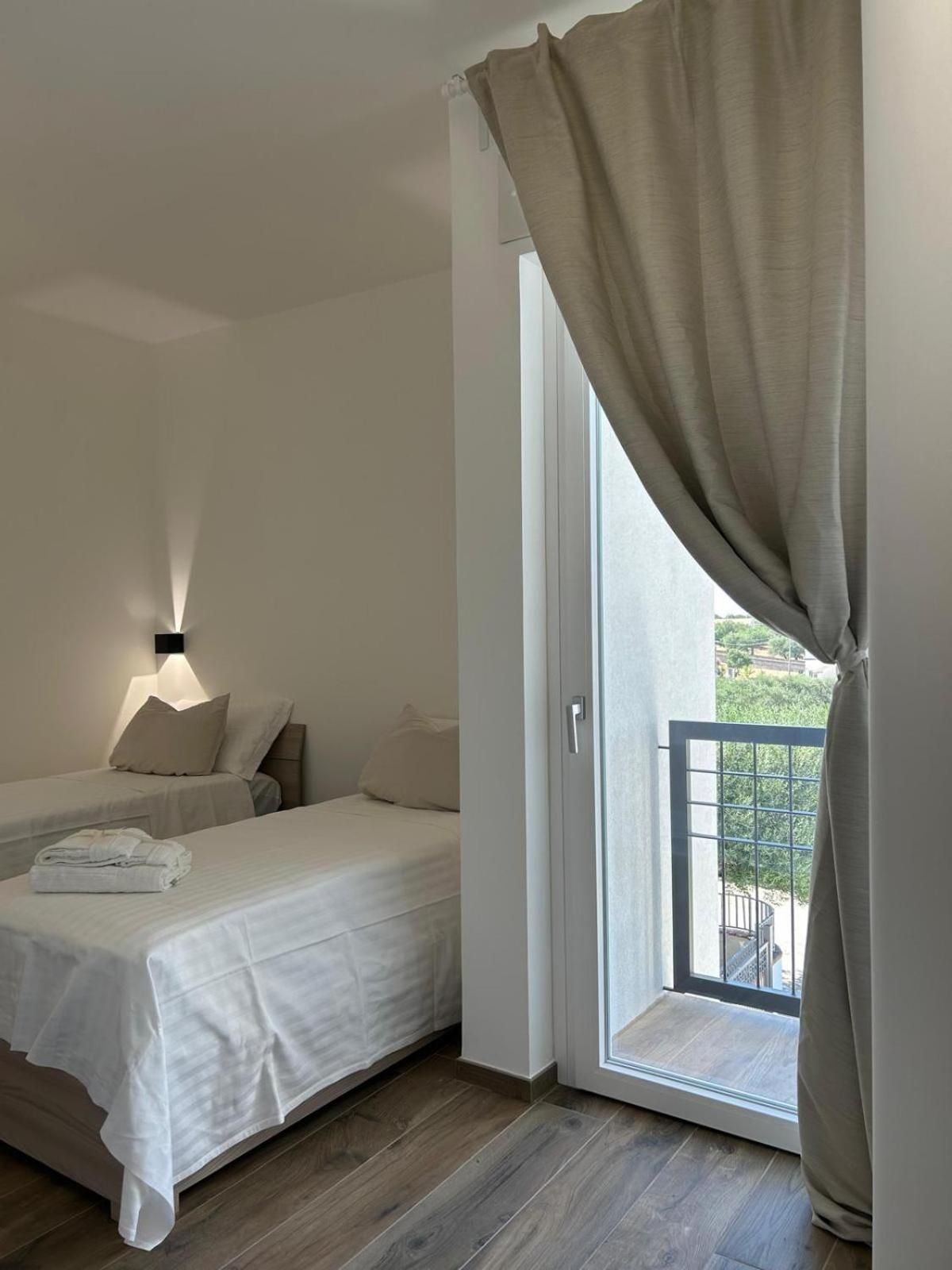 Le Dimore di Fefe Family Room with Balcony