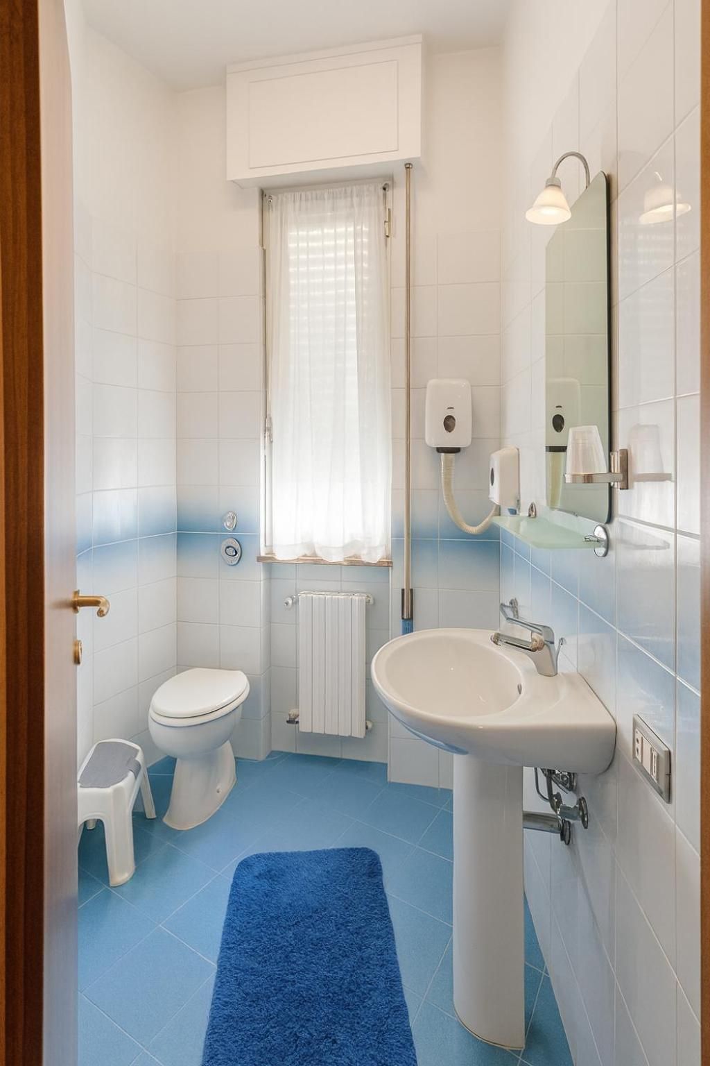 Deluxe Double Room (2 Adults + 1 Child)
