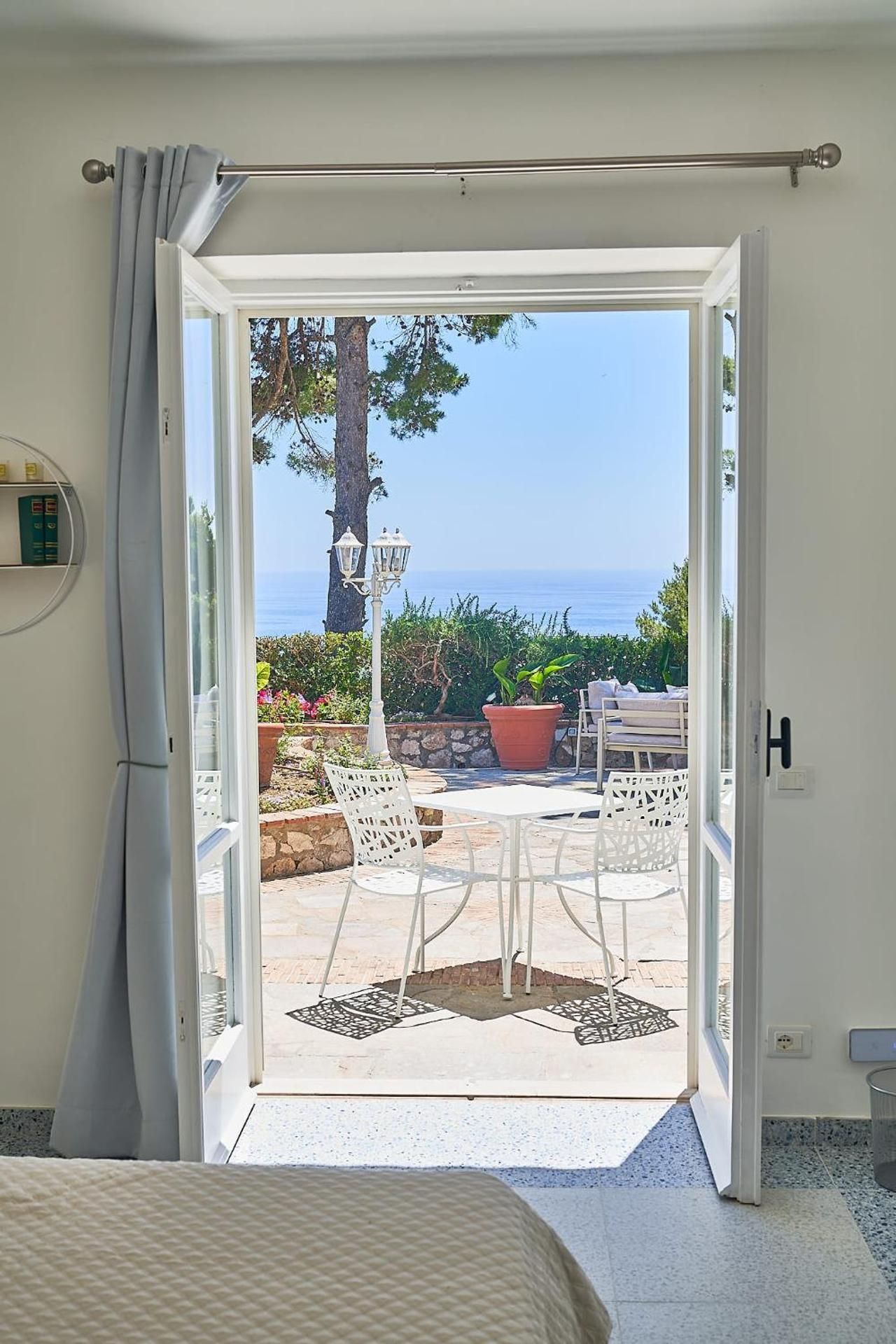 Deluxe Double Room with Sea View