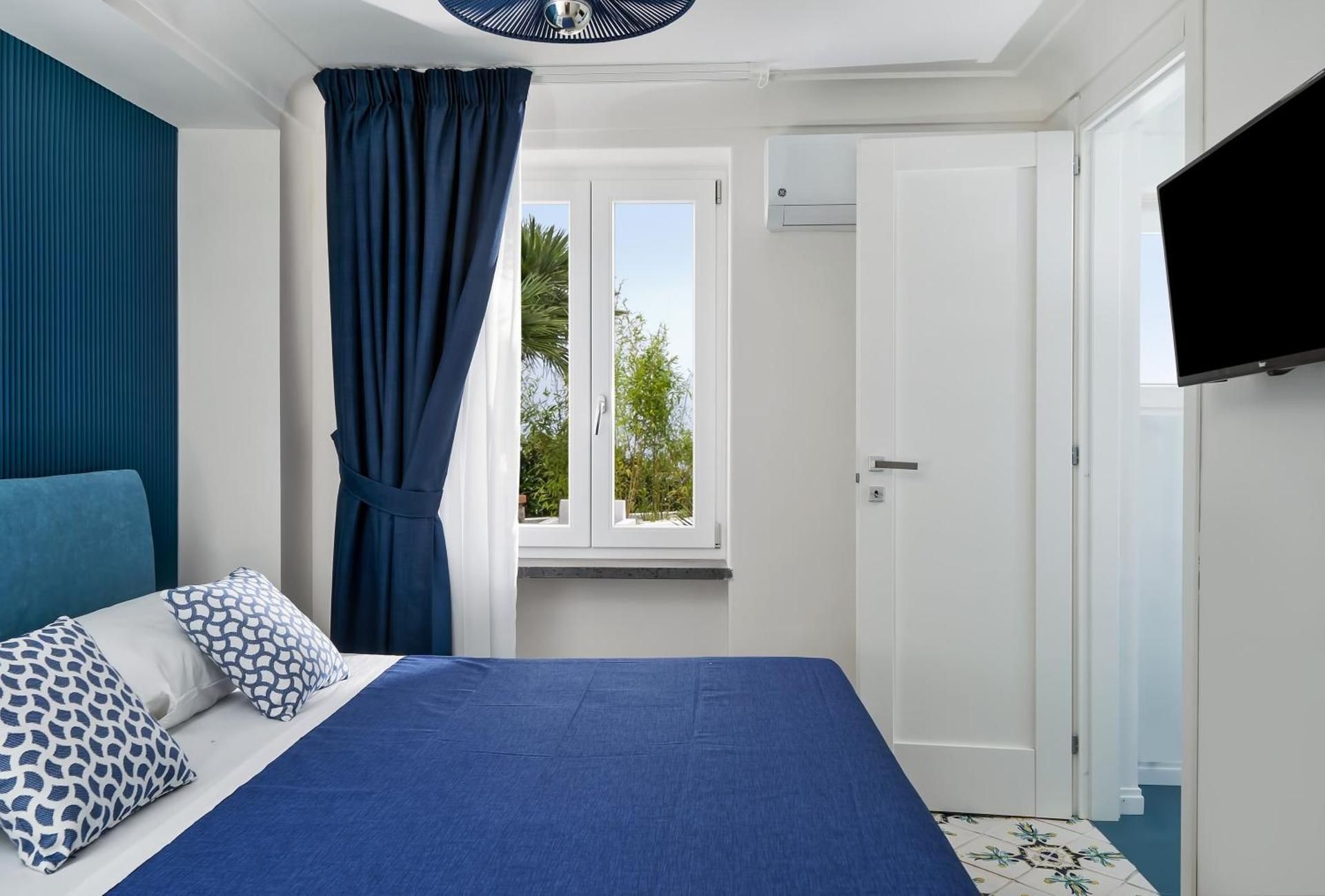 Deluxe Double Room with Sea View
