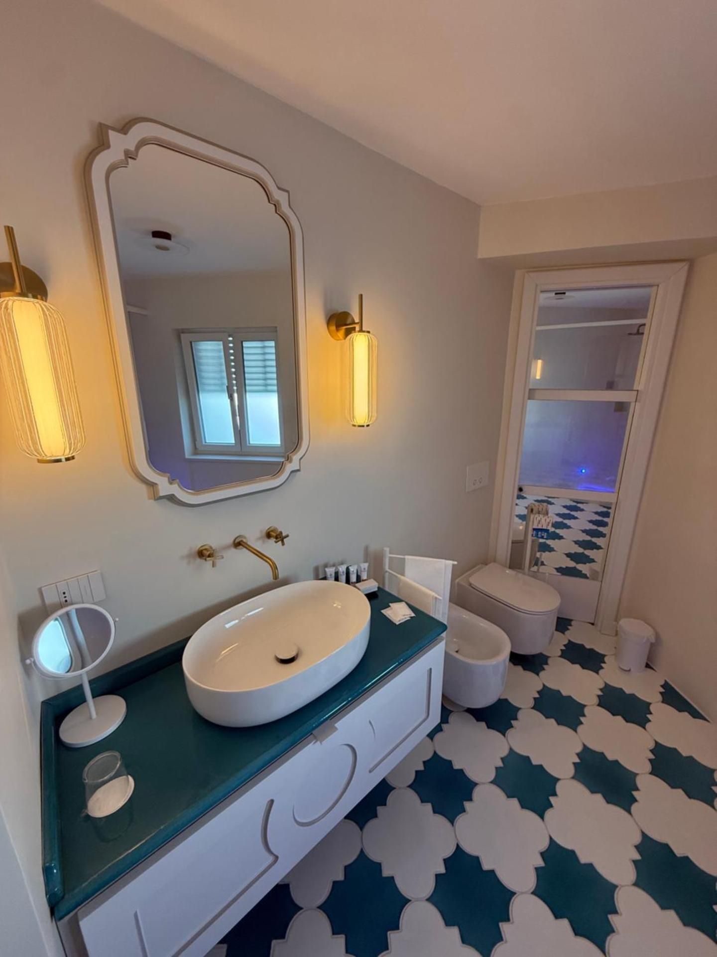 Lussi Capri Boutique King Room 3