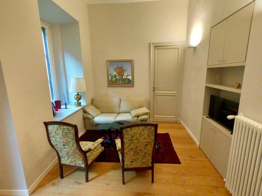 apartment - entire house or apartment