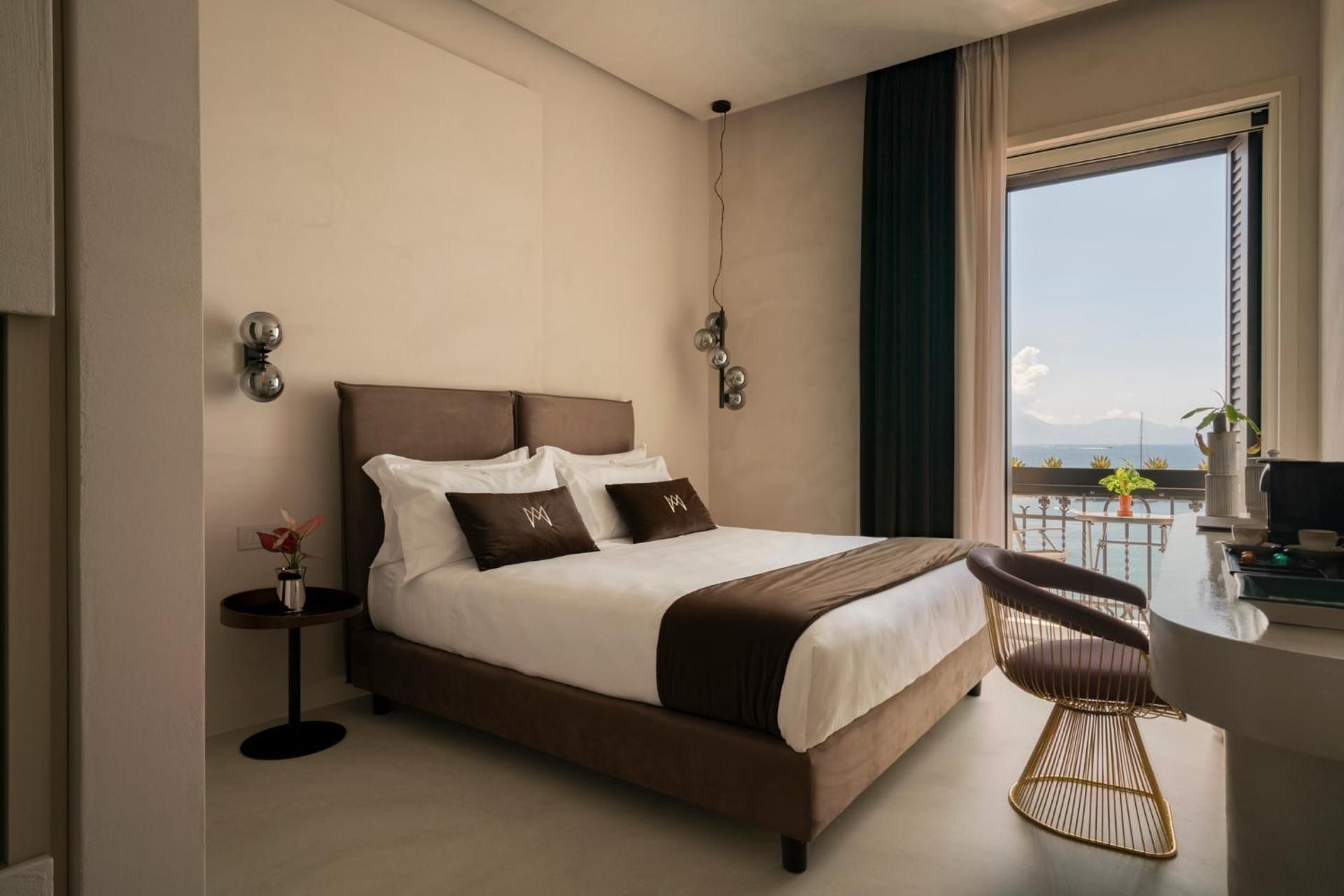 Deluxe Double Room with Balcony and Sea View
