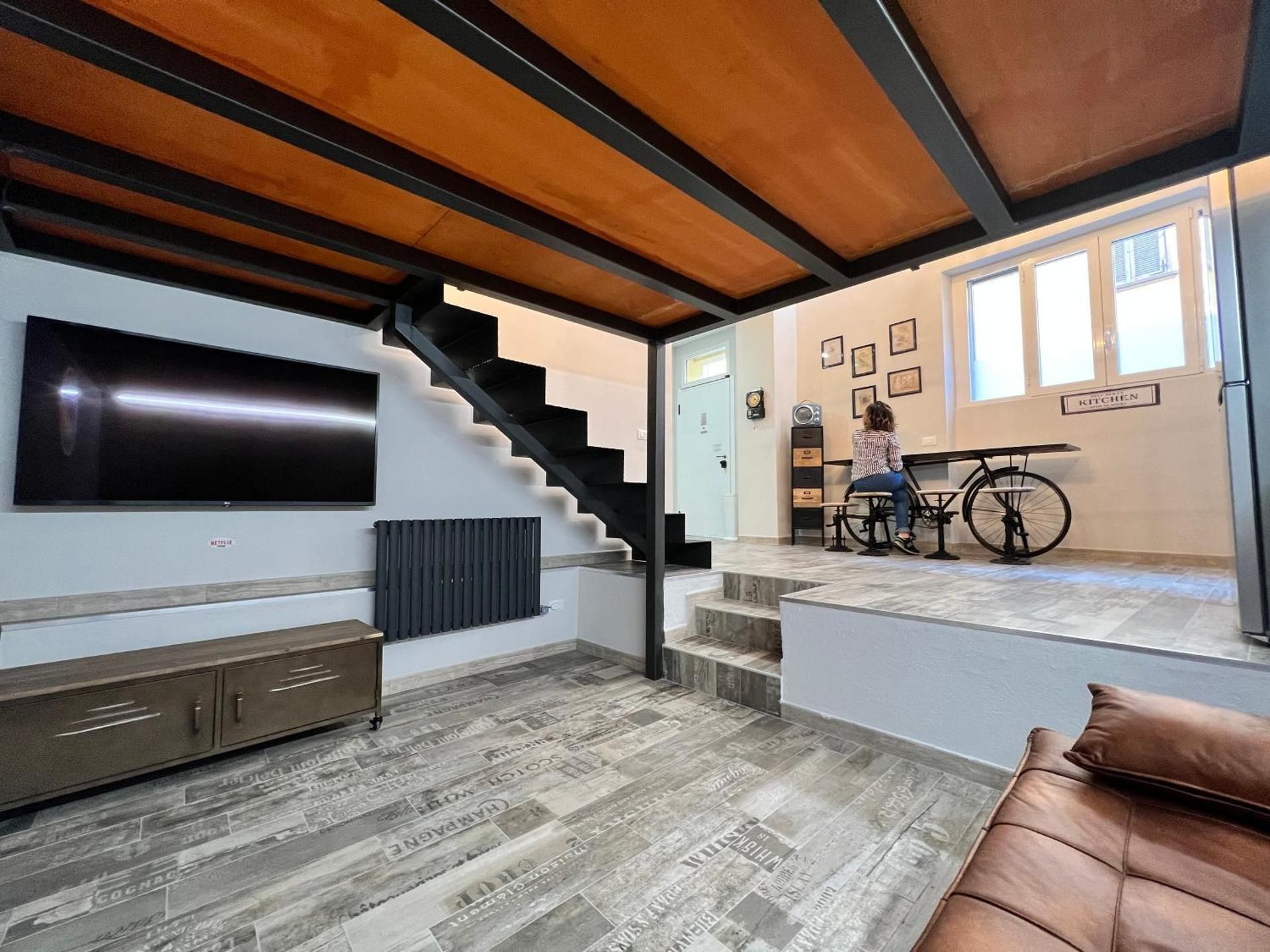 shared lounge/tv area