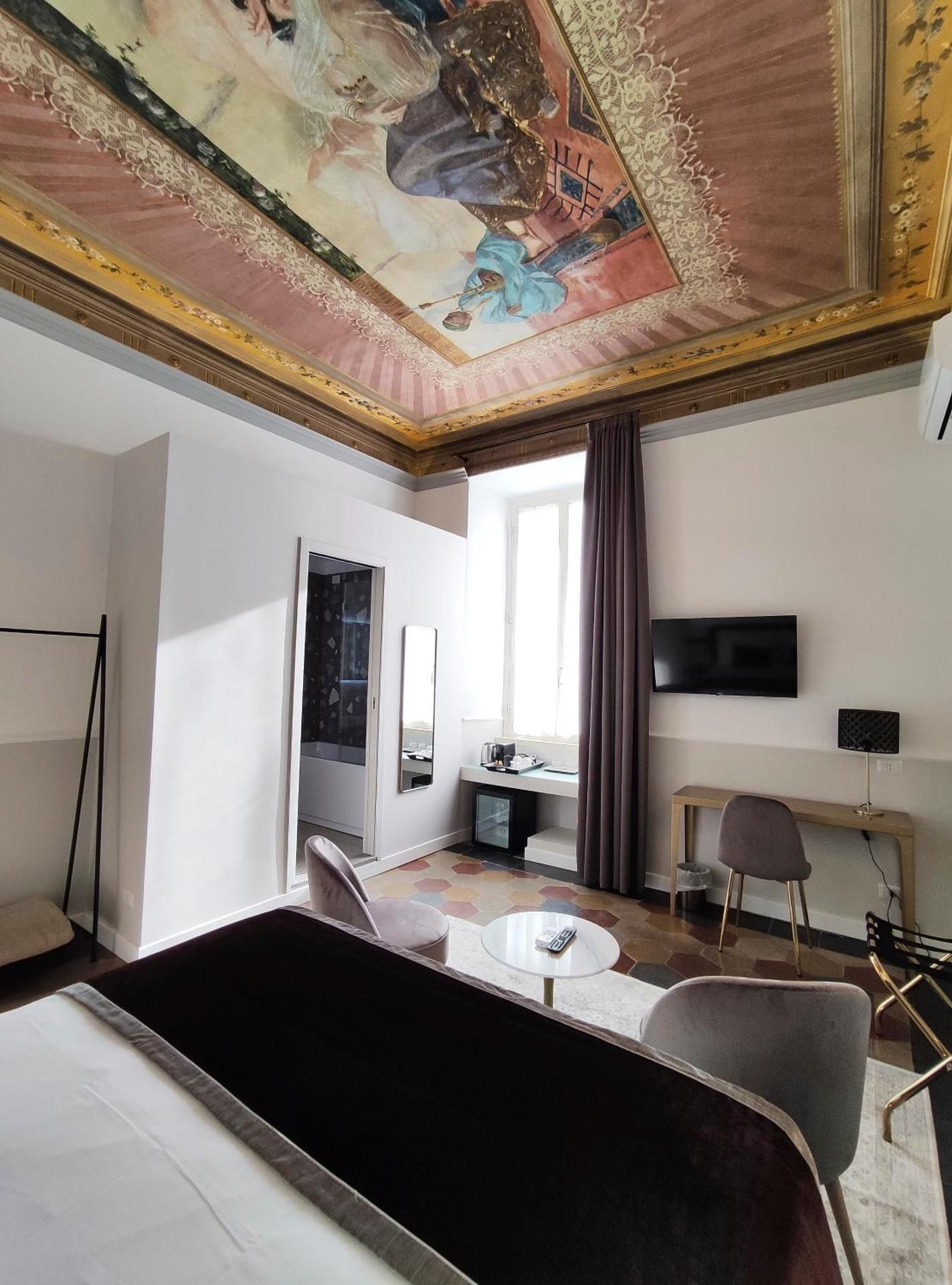 Superior King Room