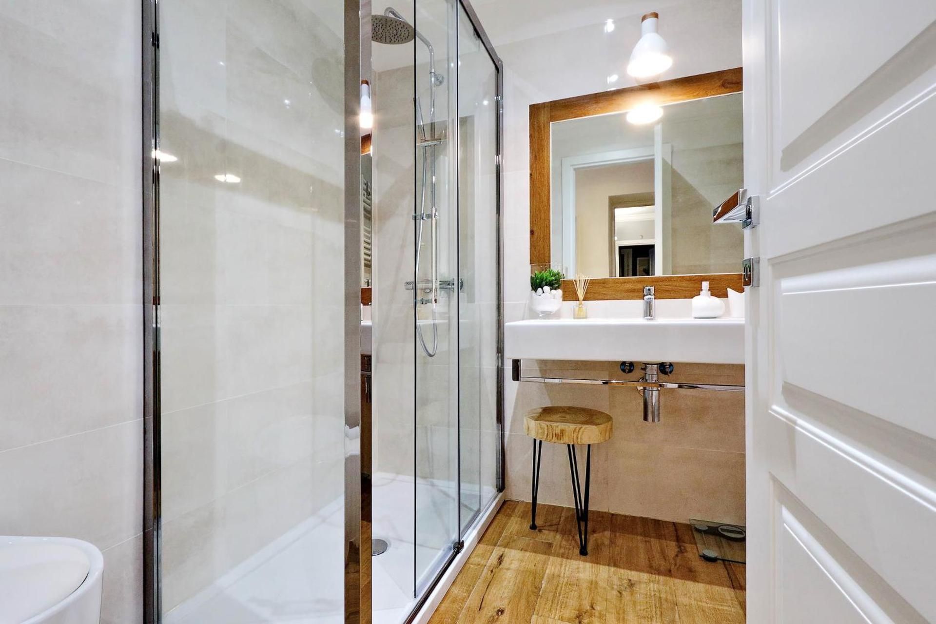 Vatican Chic B&B Double or Twin Room with Private Bathroom 3