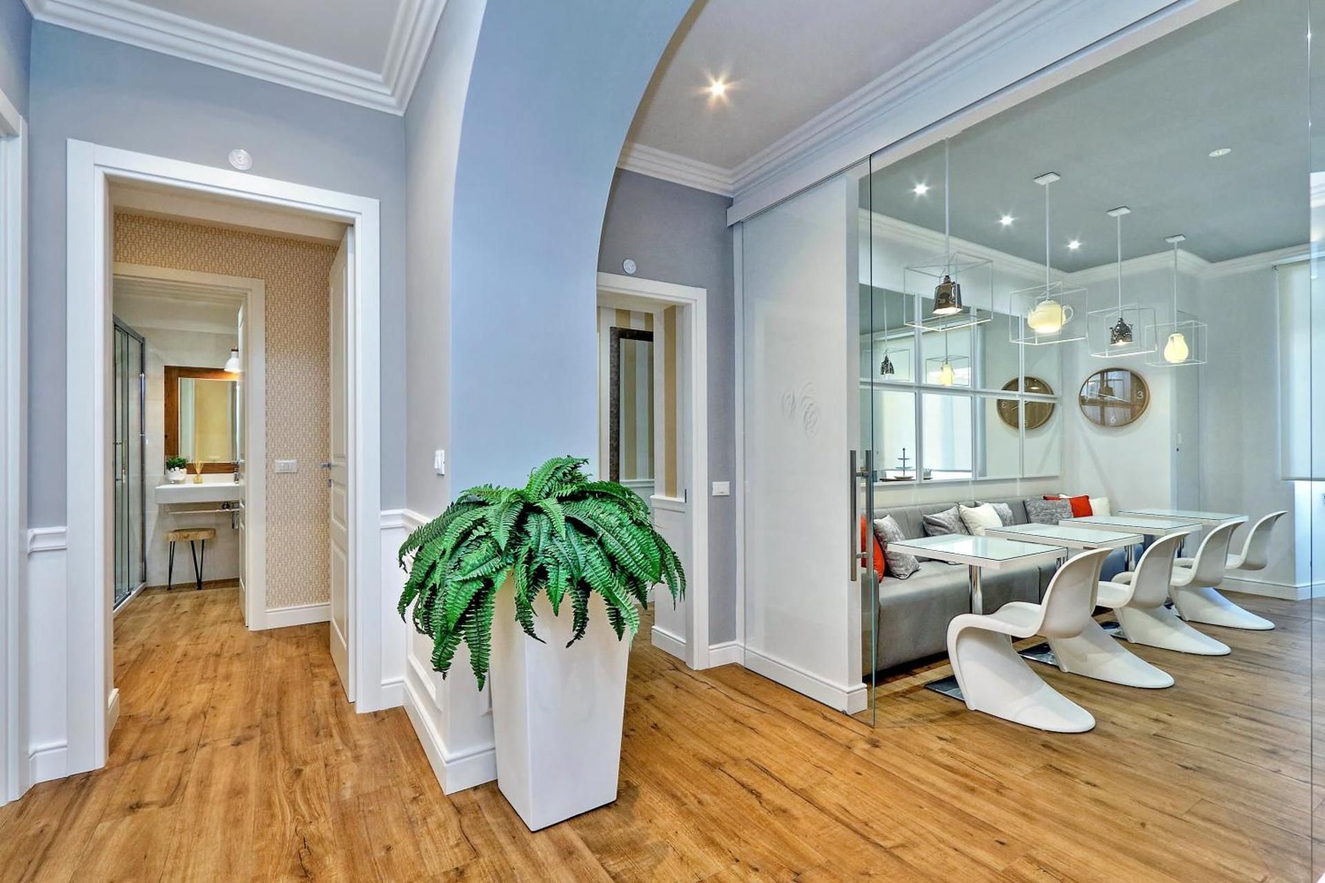 shared lounge/tv area