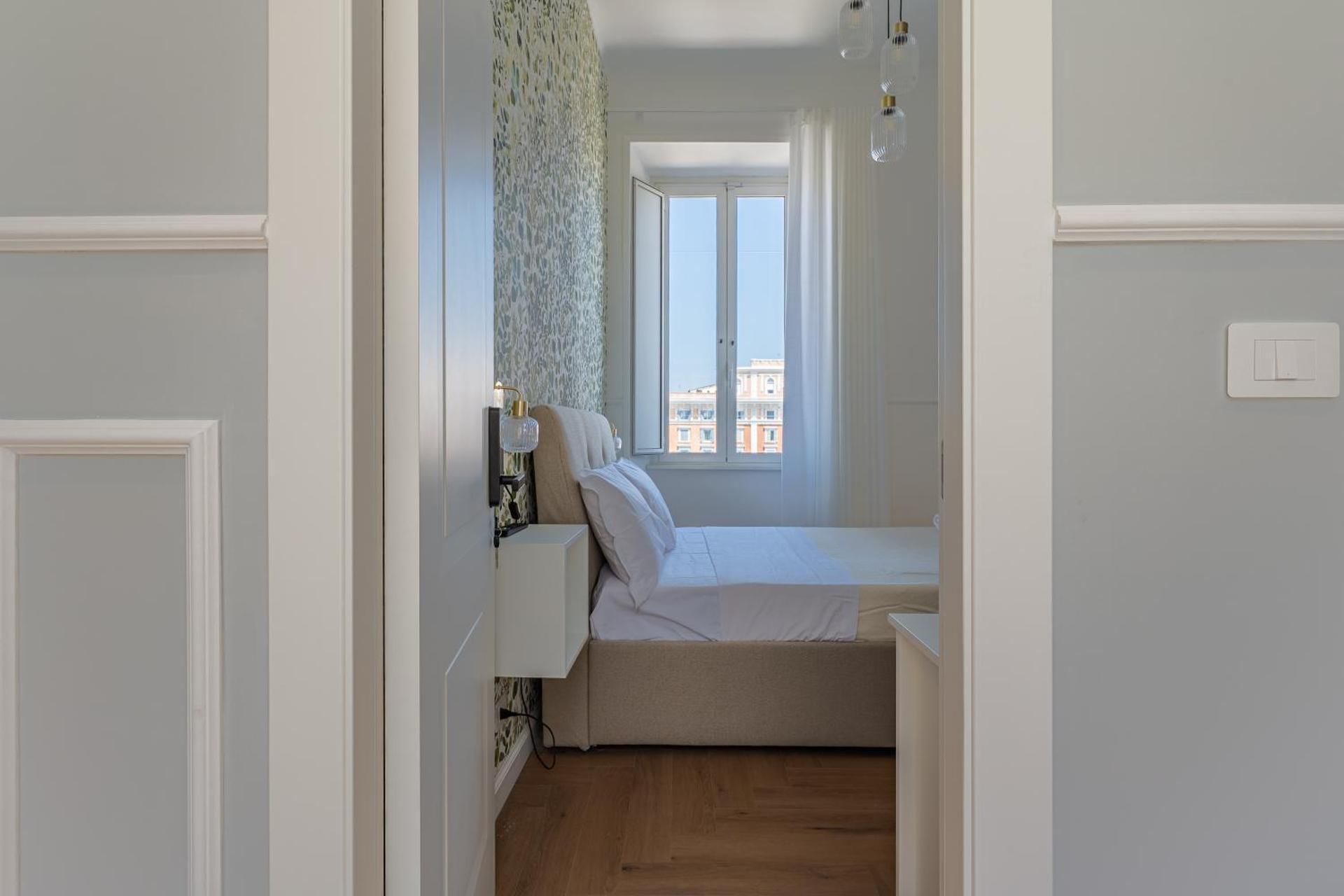 Double Room for Single Use