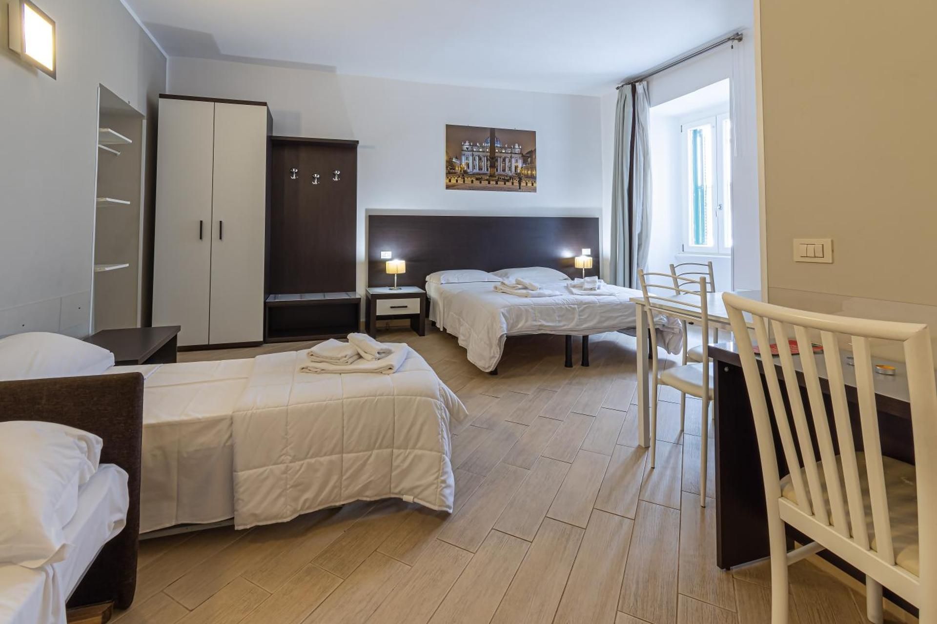 Quadruple Room with Courtyard View