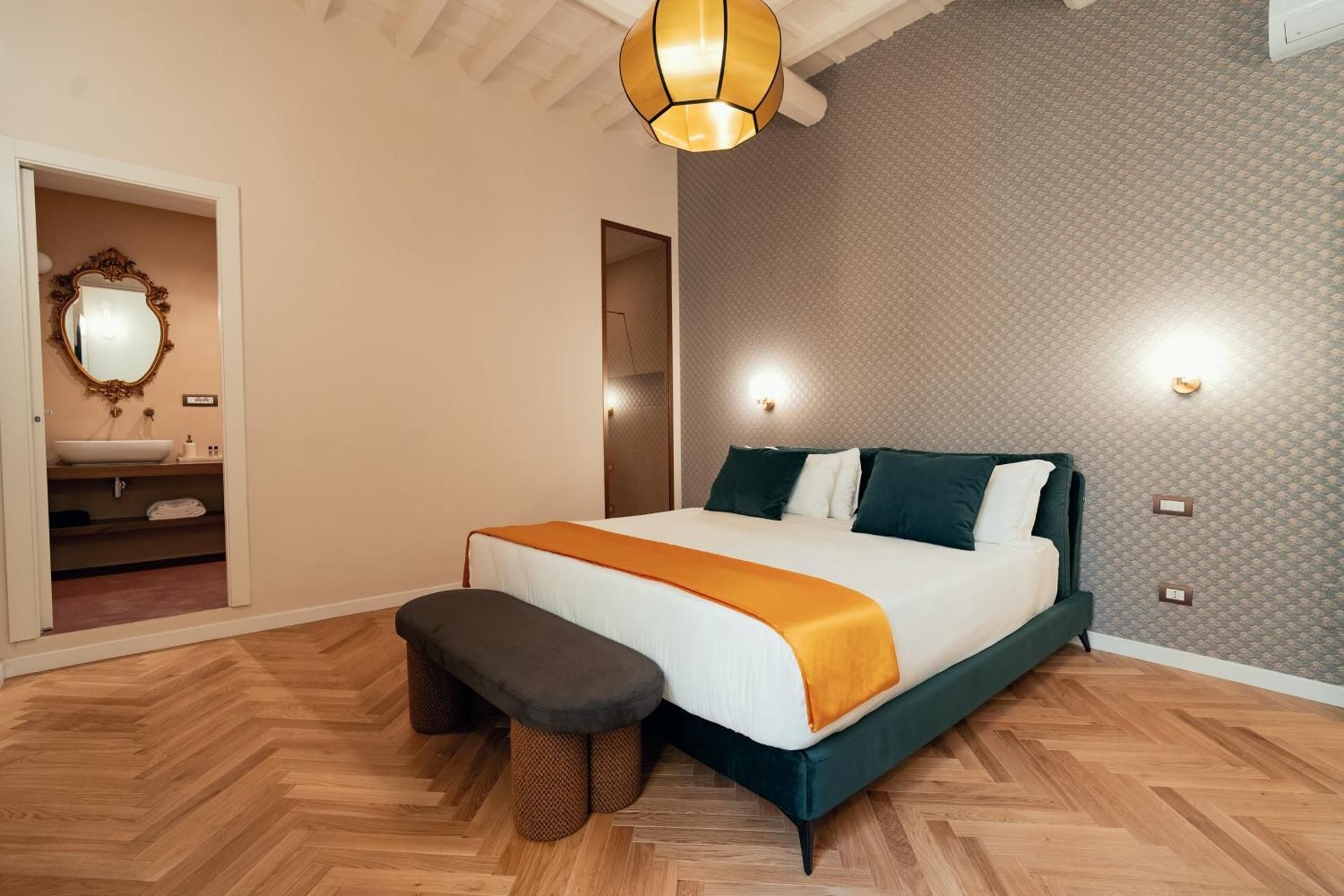 Superior King Room