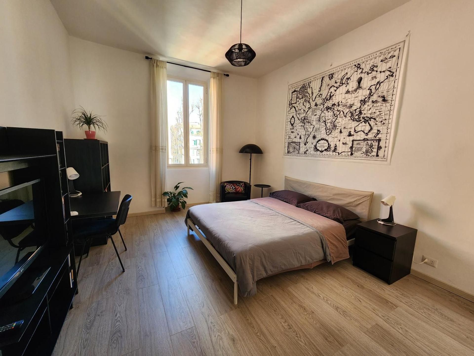 Double Room with Shared Bathroom