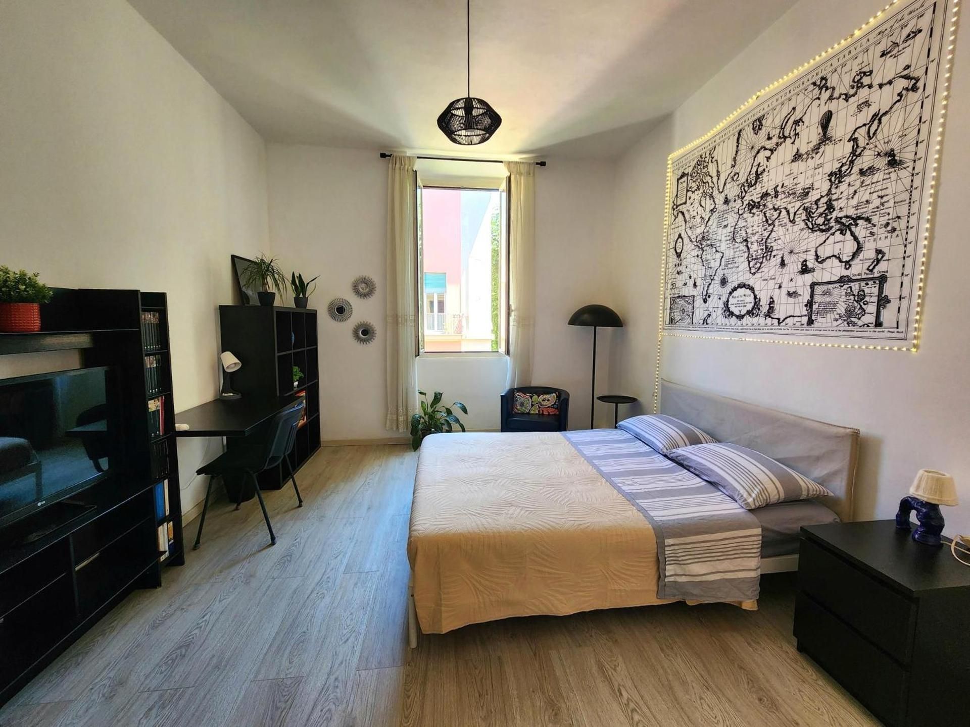 Double Room with Shared Bathroom