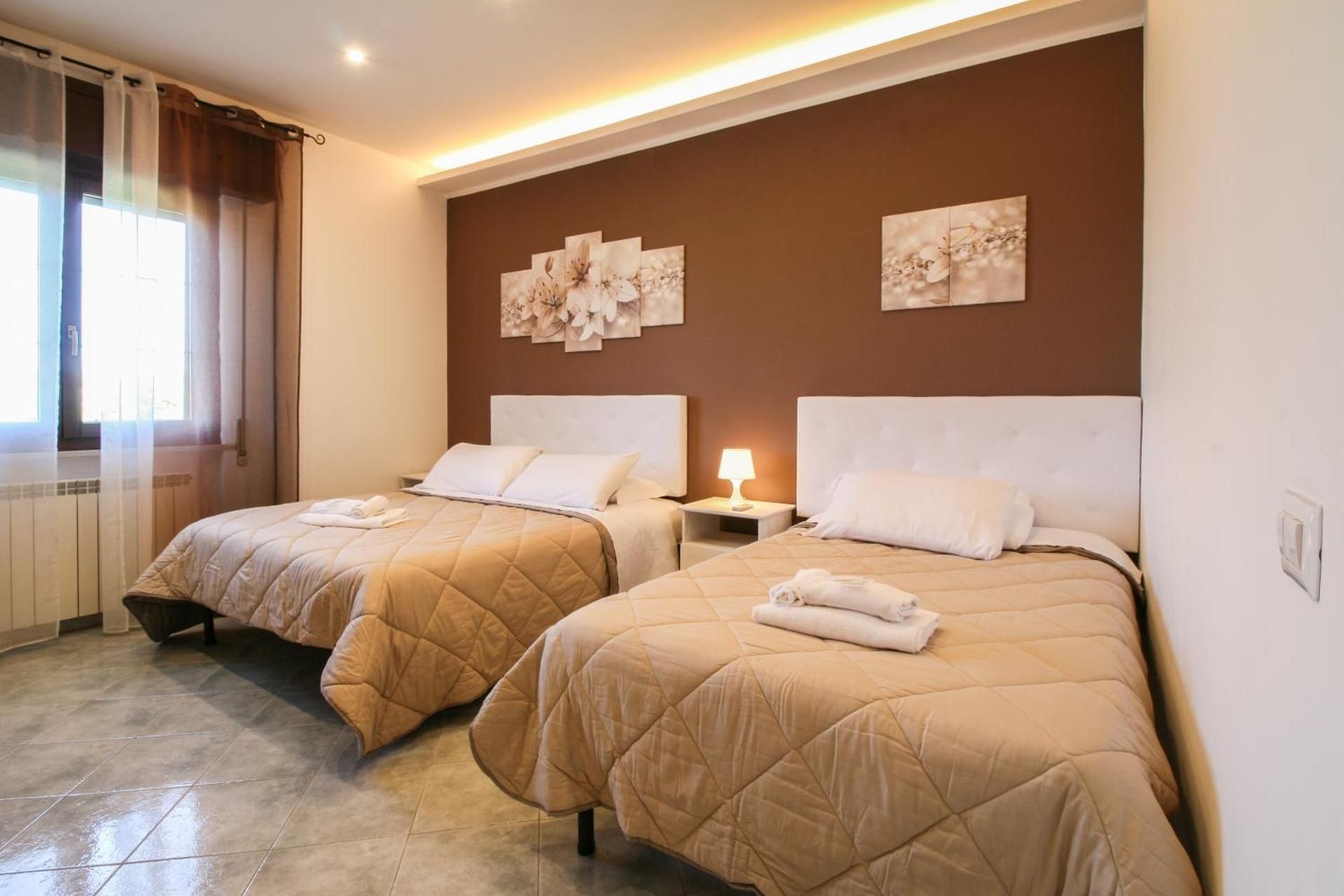 Quadruple Room with Private Bathroom