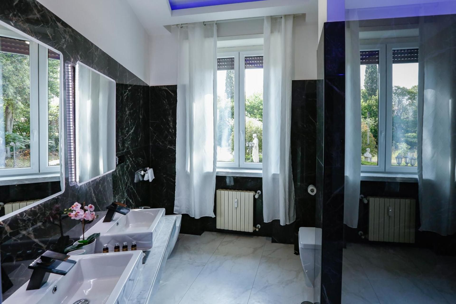 Escape Luxury Suite by CA DOMUS COLLECTION Double Room with Spa Bath 2