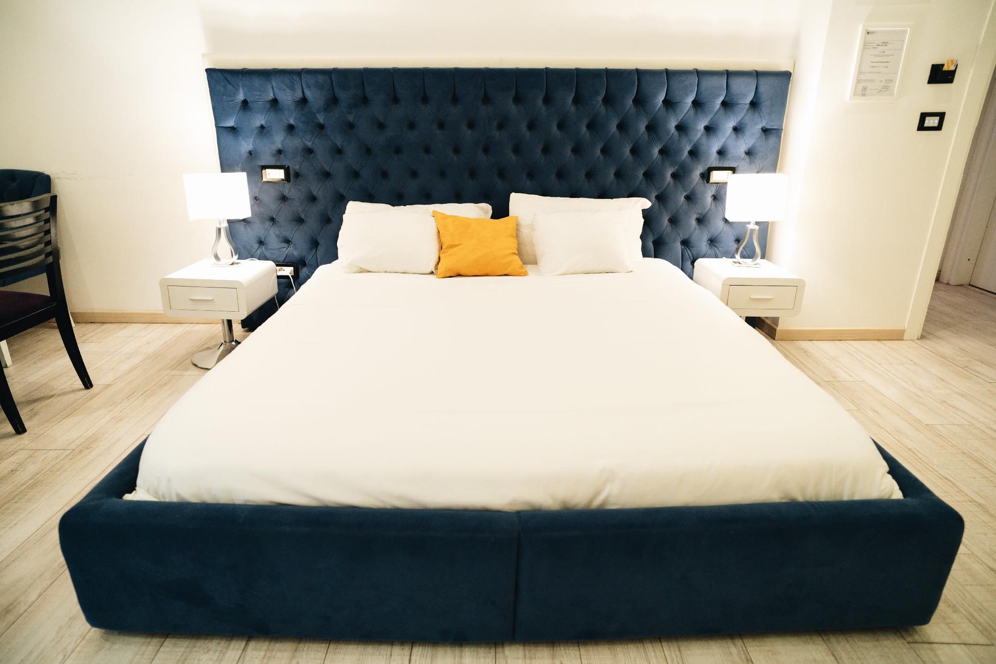 Escape Luxury Suite by CA DOMUS COLLECTION Queen Room 2