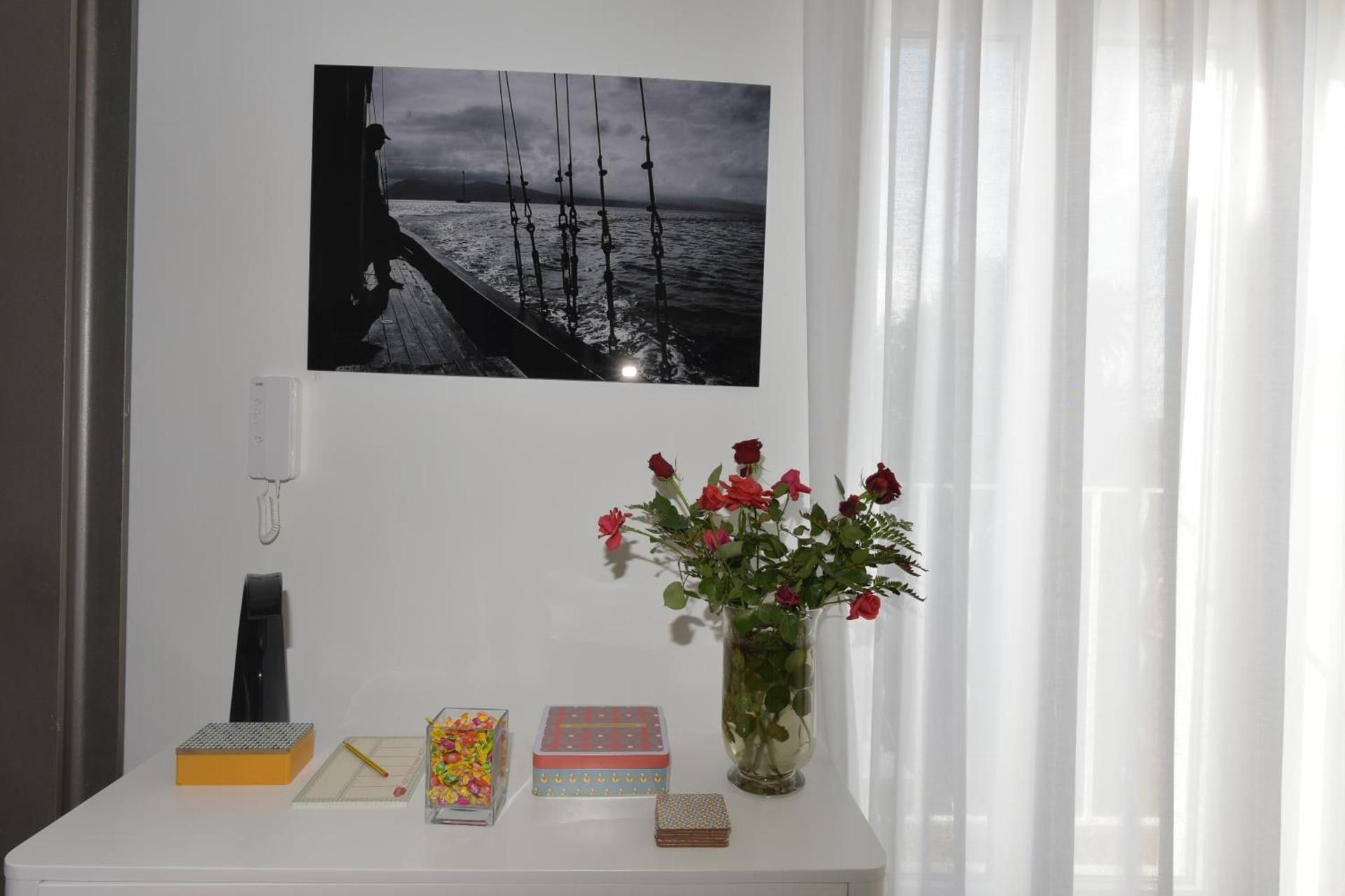 shared lounge/tv area