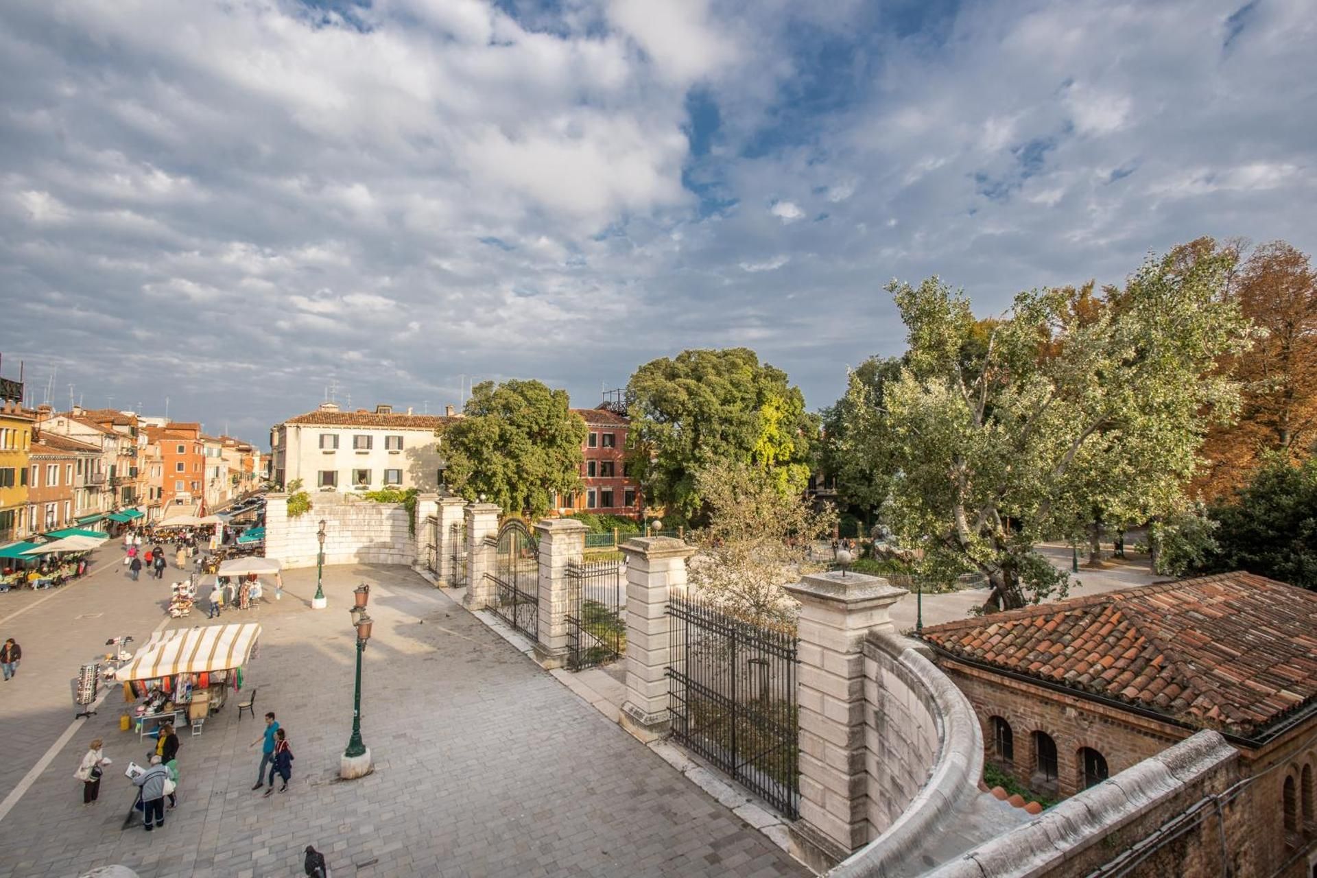 Ospizio delle Donzelle Two-Bedroom Deluxe Apartment with Garden View 2