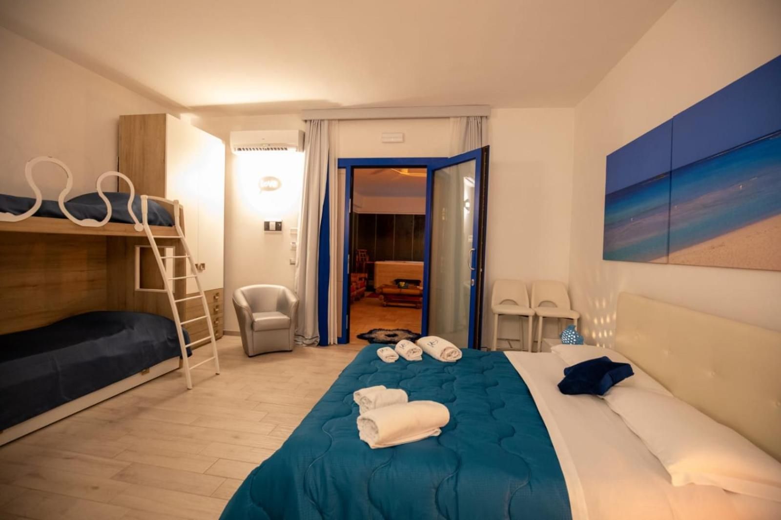 Deluxe Family Suite