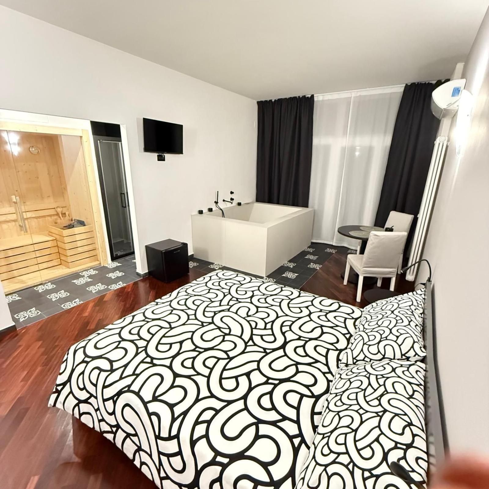 Suite with Sauna