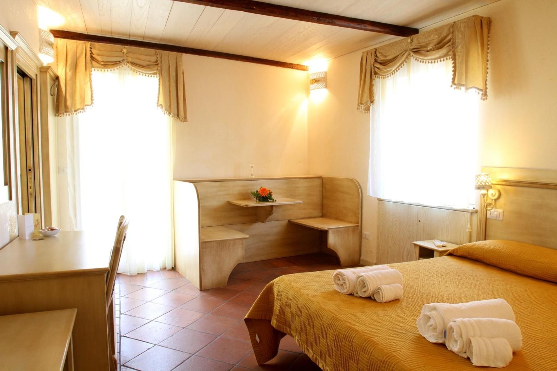 Deluxe Double or Twin Room with Balcony